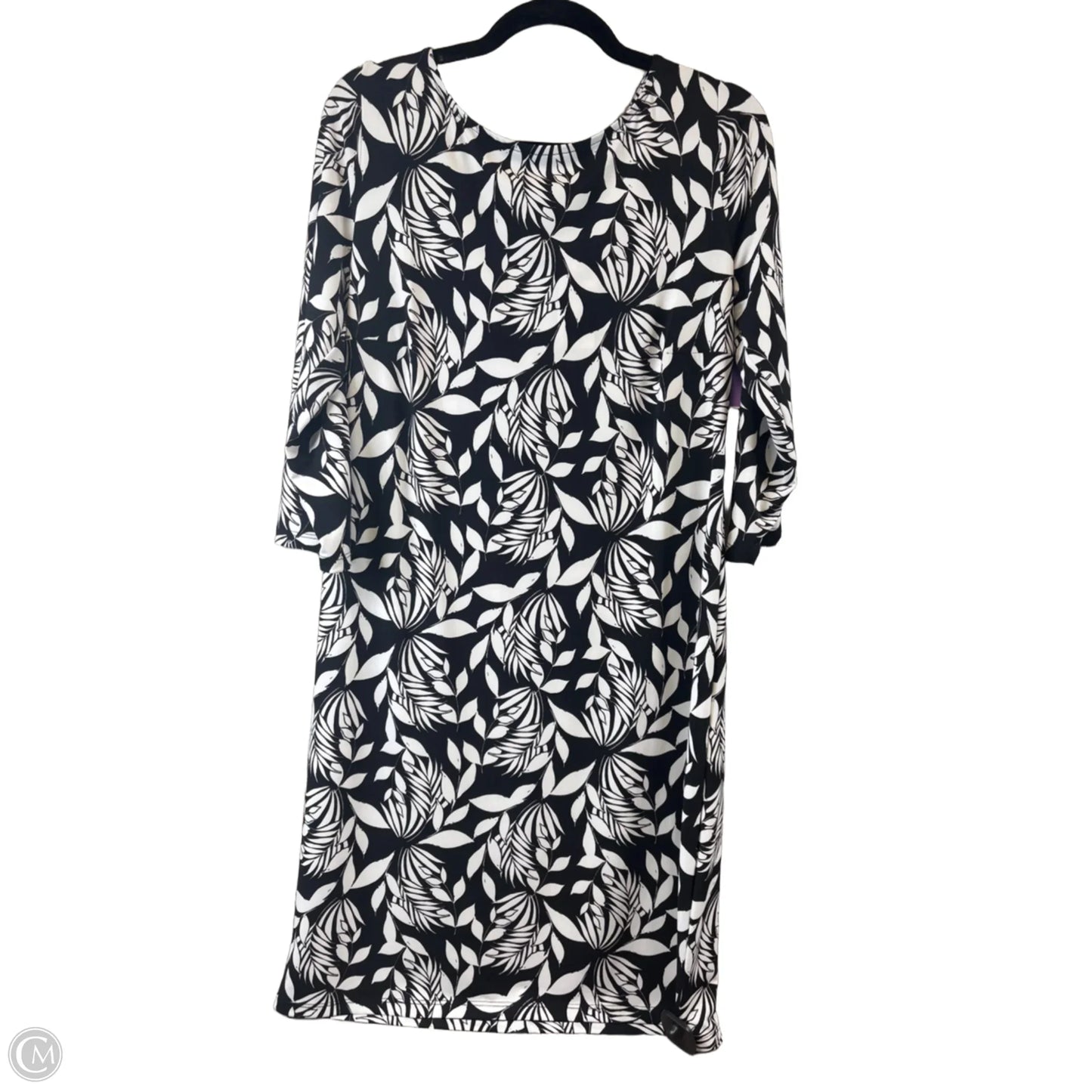 Dress Casual Short By Chicos In Black & White, Size: M