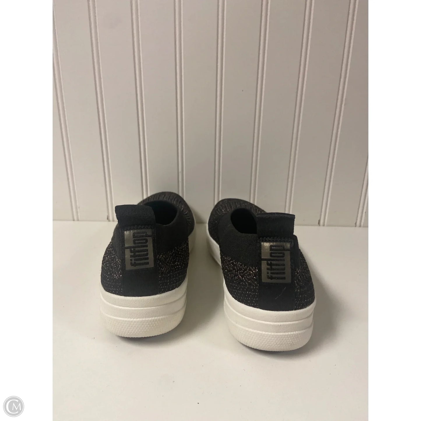 Shoes Flats By Fitflop In Black & Gold, Size: 6.5