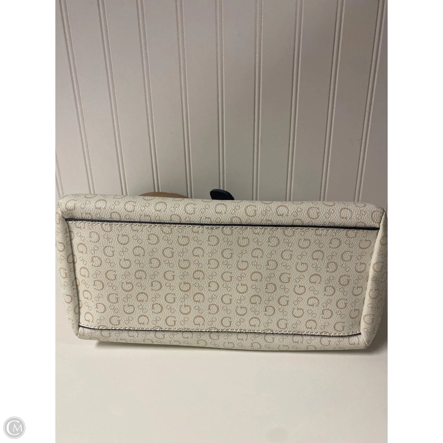Handbag By Guess, Size: Medium