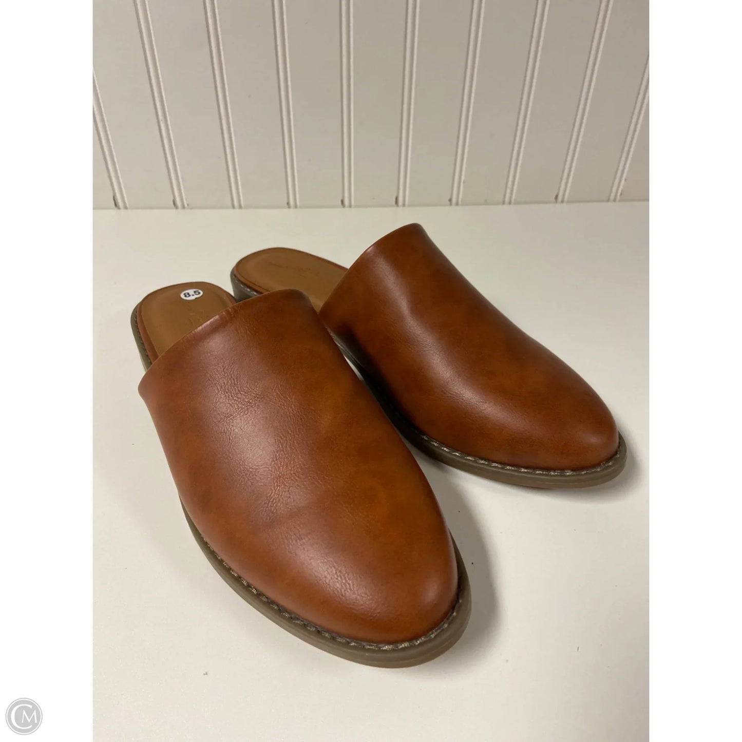 Shoes Flats By Universal Thread In Brown, Size: 8.5