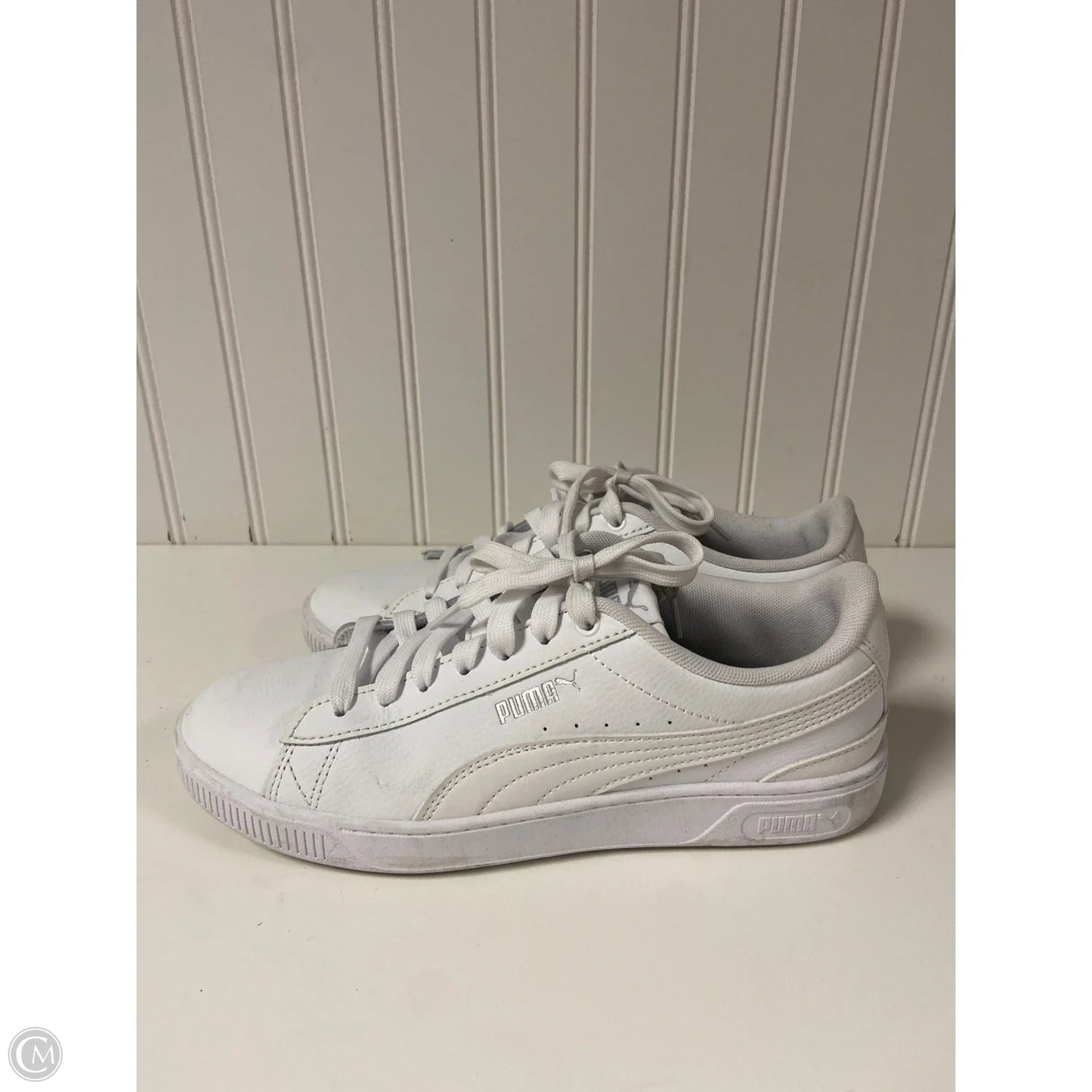 Shoes Sneakers By Puma In White, Size: 7