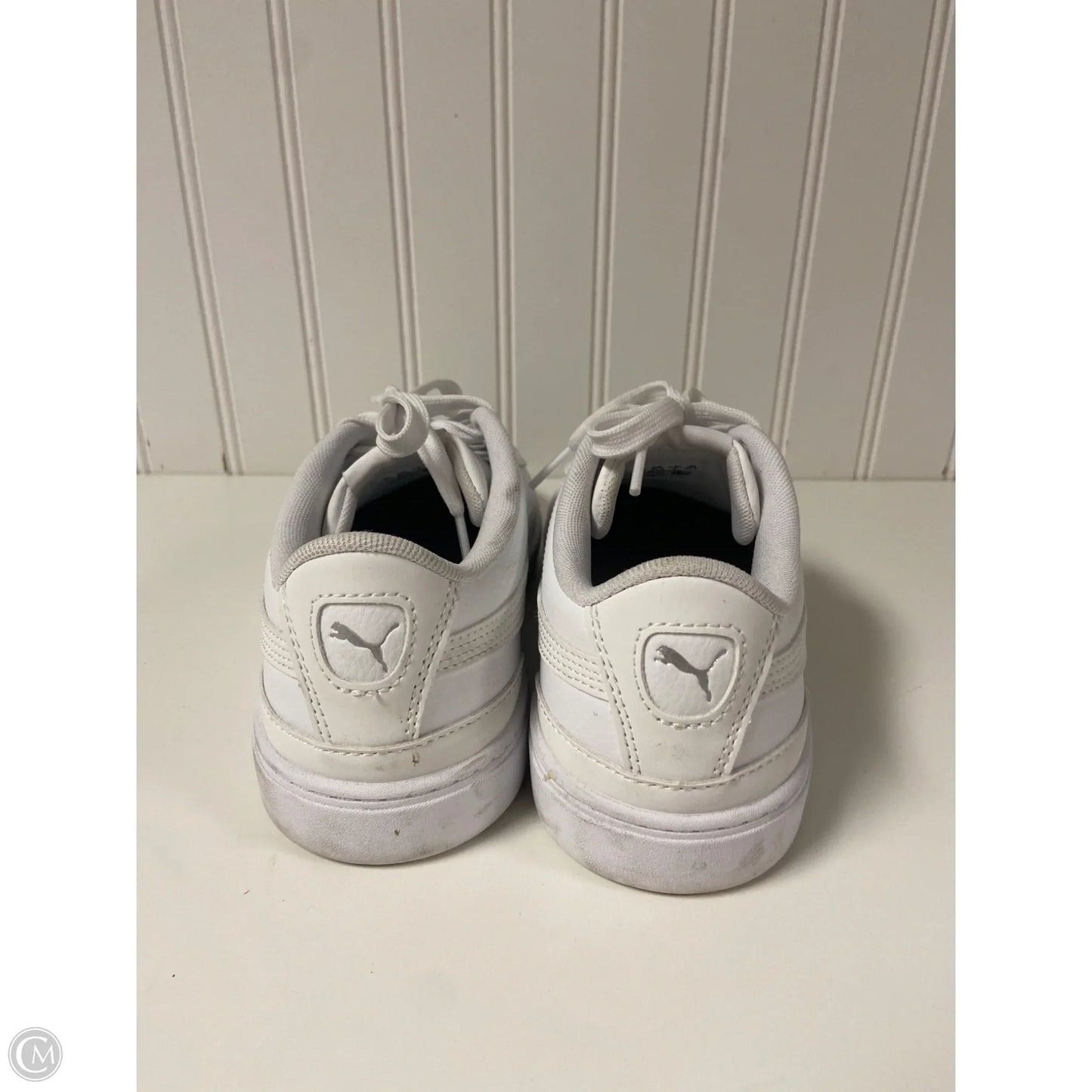 Shoes Sneakers By Puma In White, Size: 7
