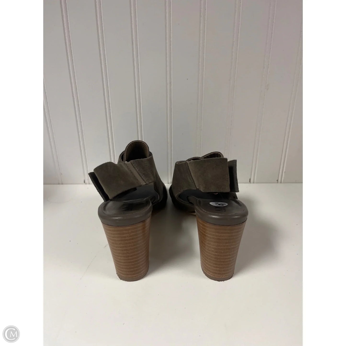 Sandals Heels Block By Clothes Mentor In Green, Size: 8.5