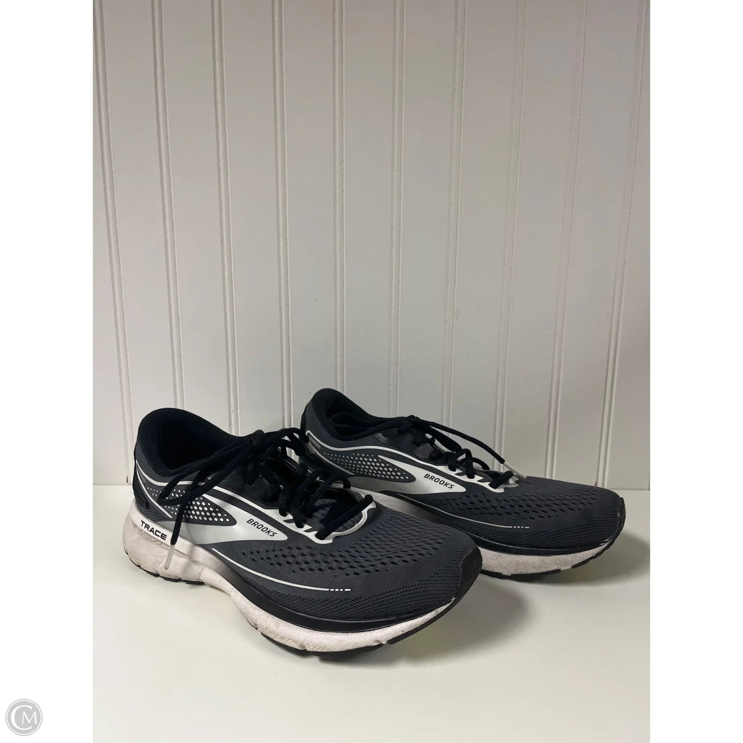 Shoes Athletic By Brooks In Grey, Size: 9