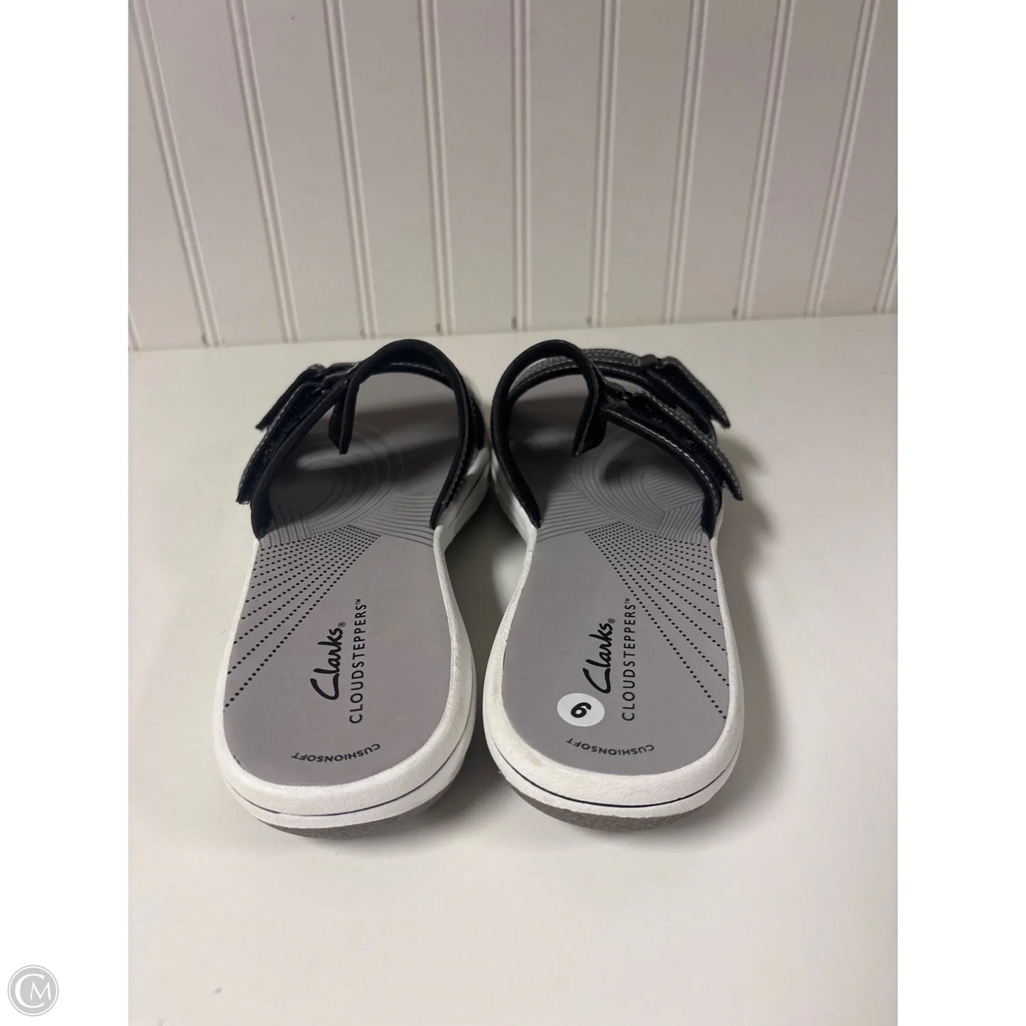 Sandals Flip Flops By Clarks In Black & Grey, Size: 9