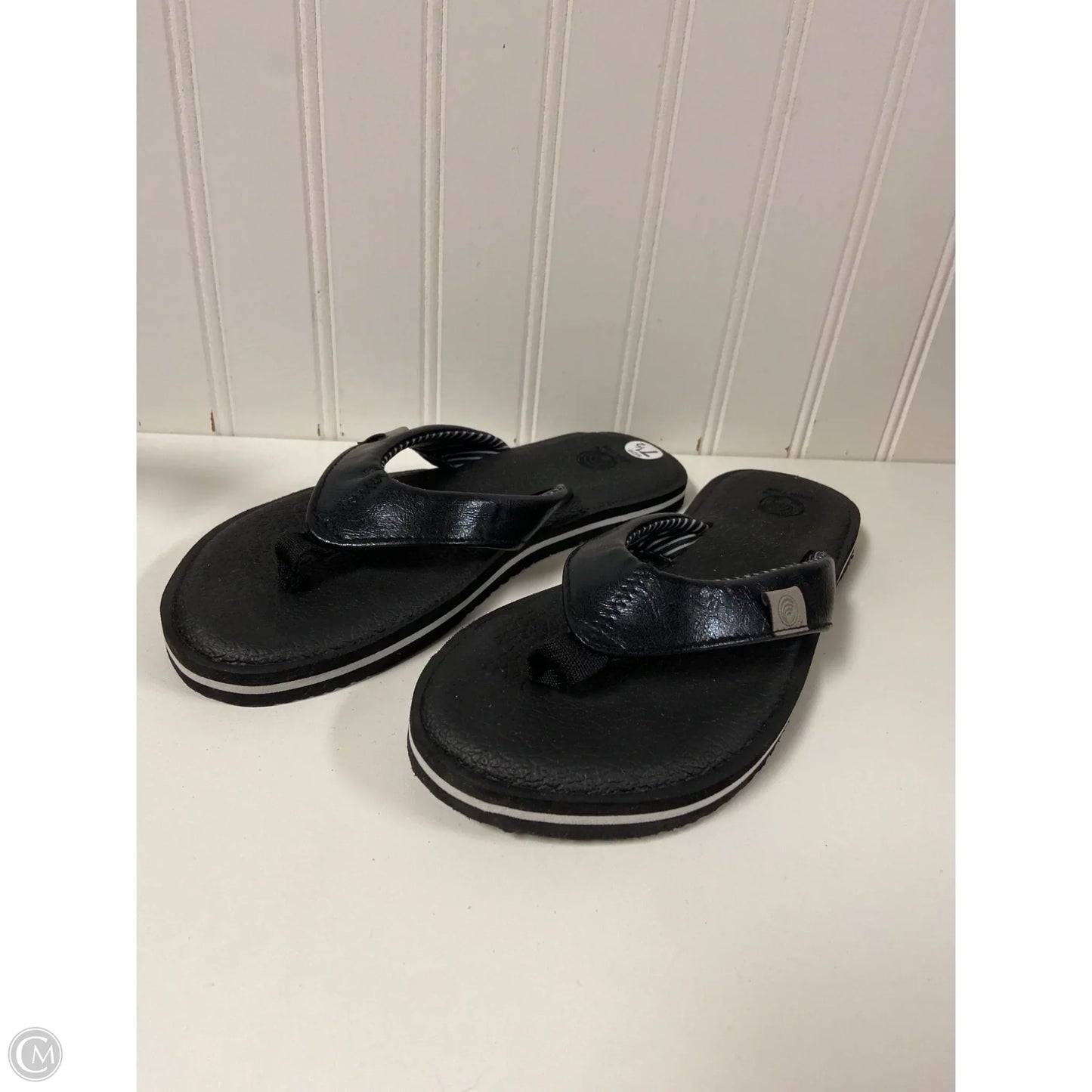 Sandals Flip Flops By Clothes Mentor In Black, Size: 7.5