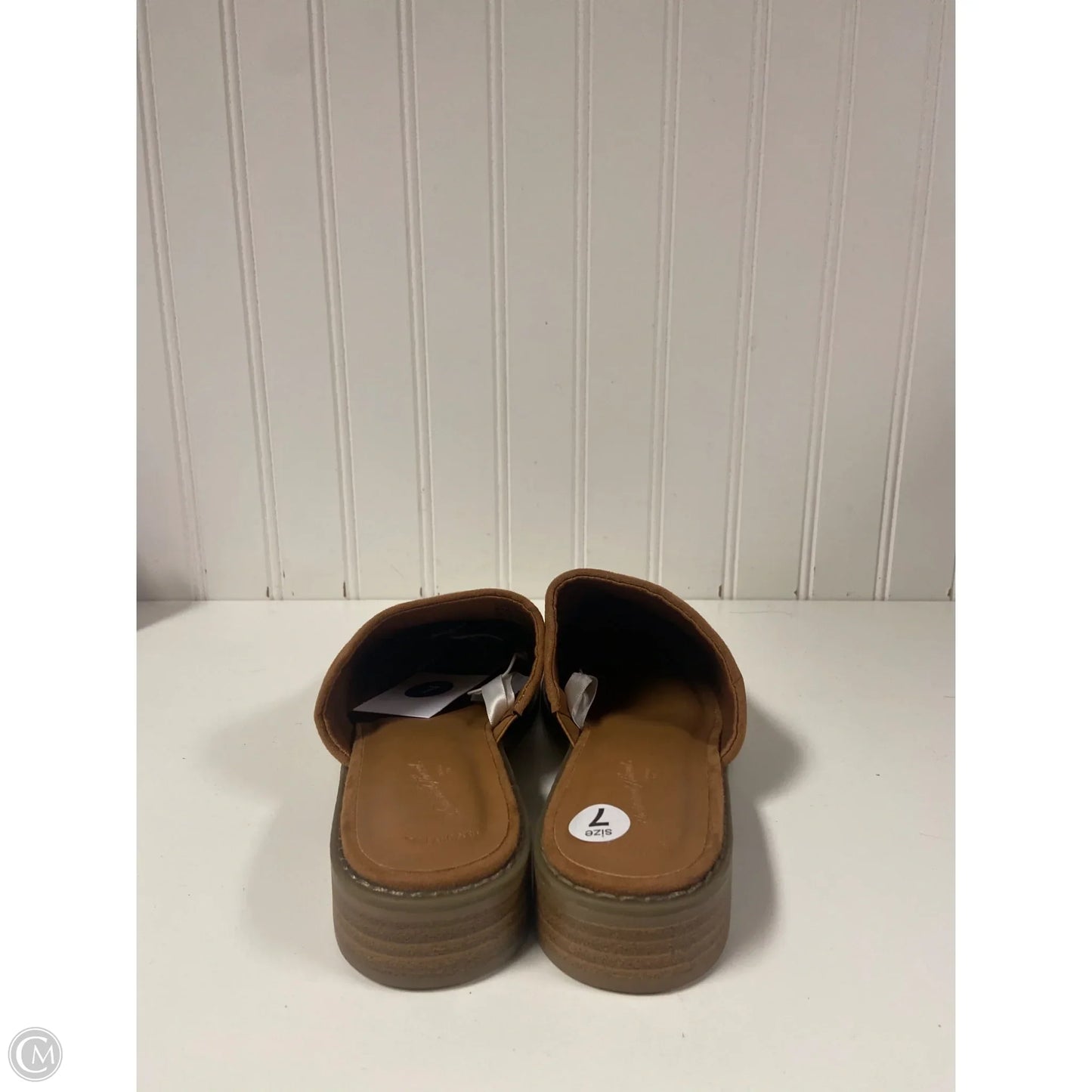 Shoes Flats By Universal Thread In Brown, Size: 7