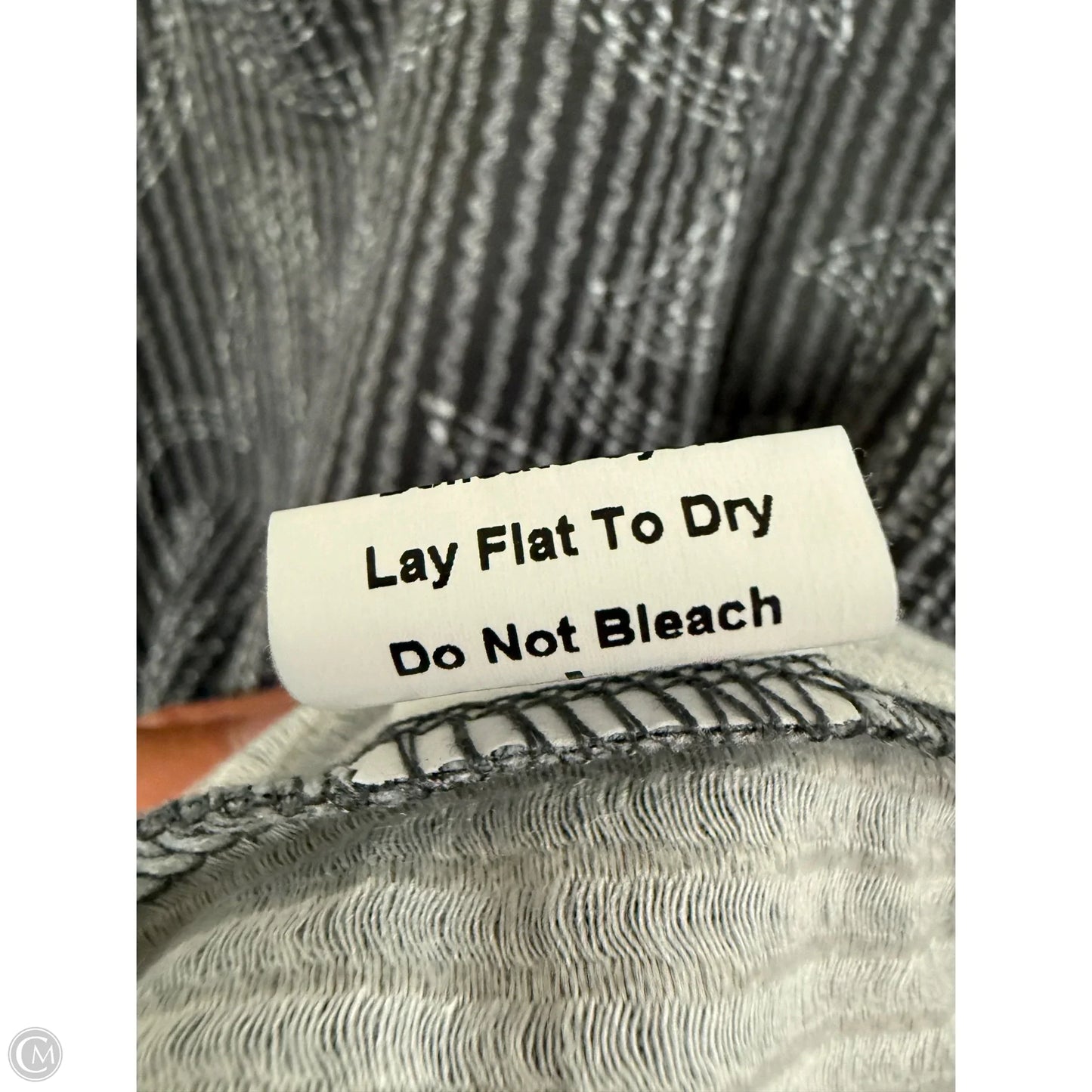 Top Short Sleeve By Clothes Mentor In Grey, Size: L