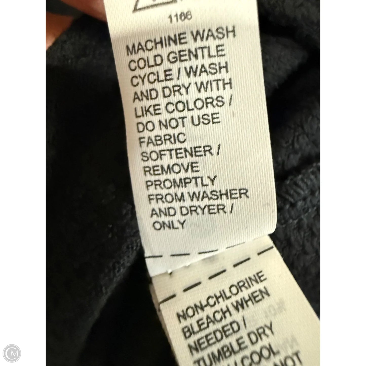 Athletic Top Long Sleeve Crewneck By Athleta In Black, Size: M