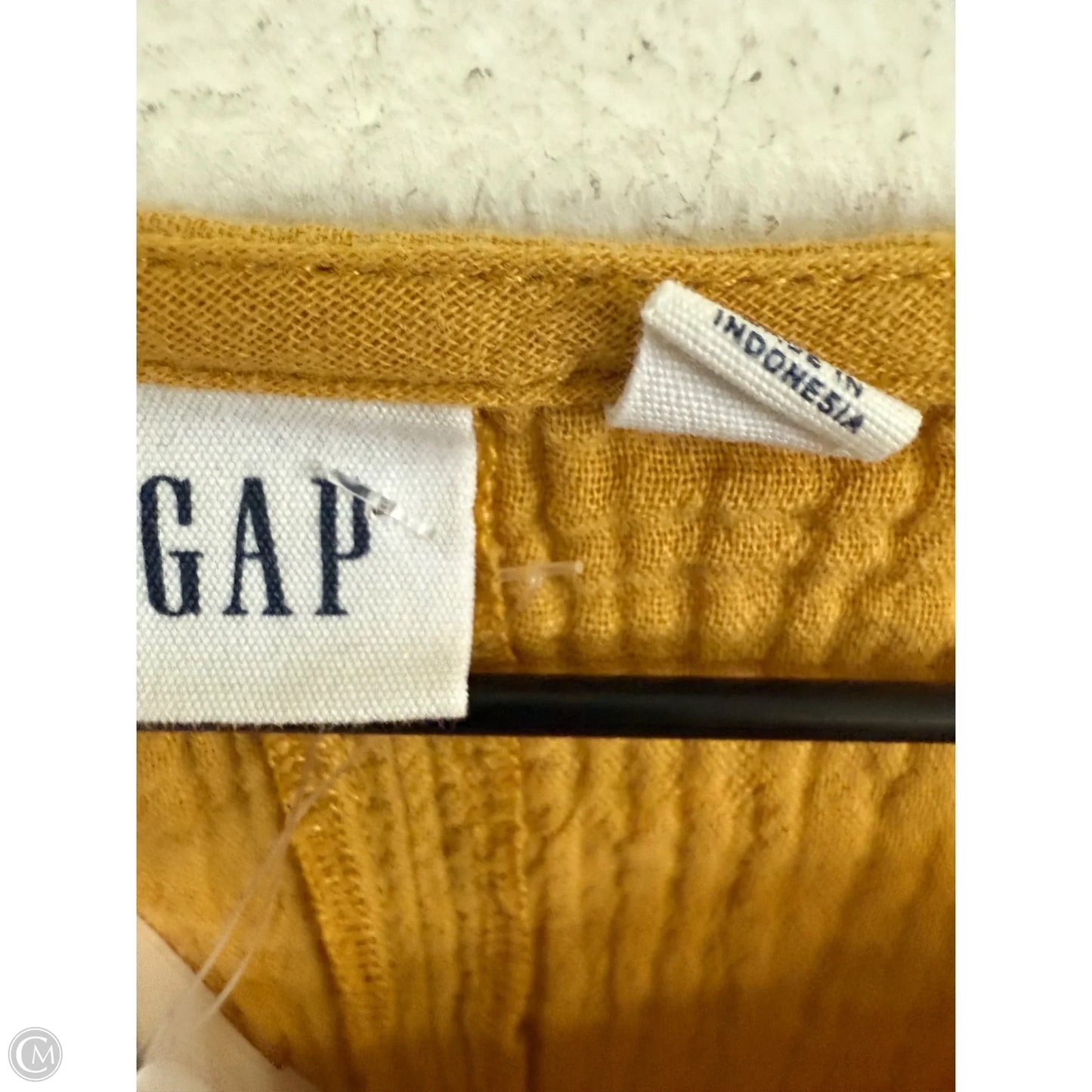 Top Short Sleeve By Gap In Yellow, Size: M