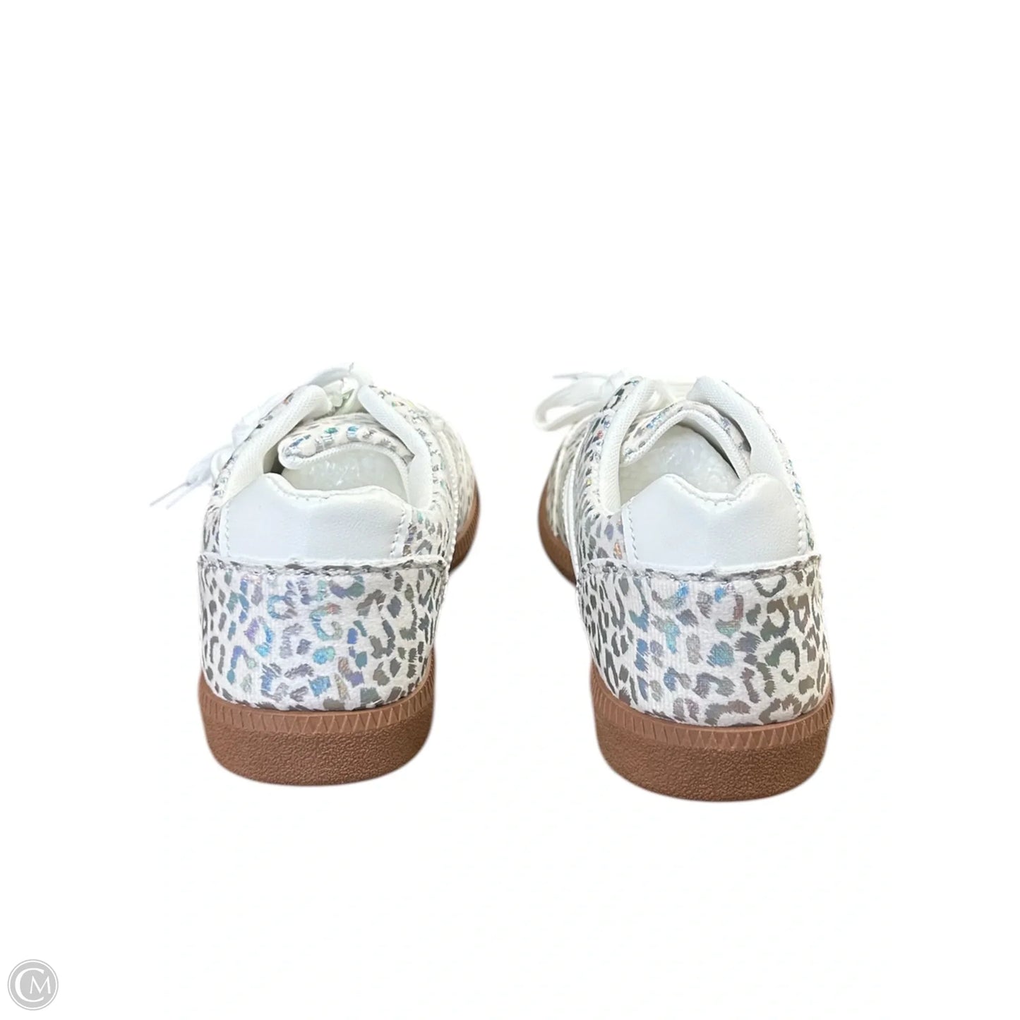 Shoes Sneakers By Clothes Mentor In Silver & White, Size: 7