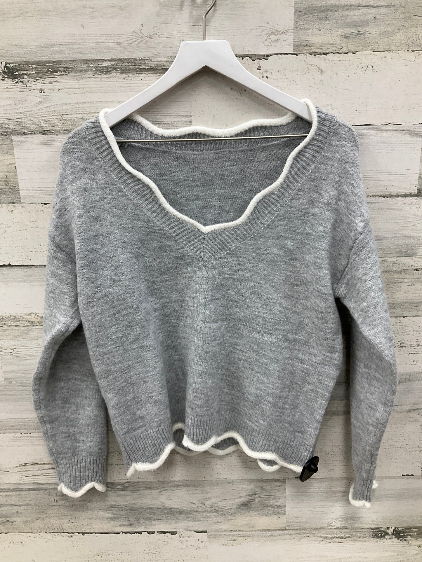 Sweater By Clothes Mentor In Grey & White, Size: S