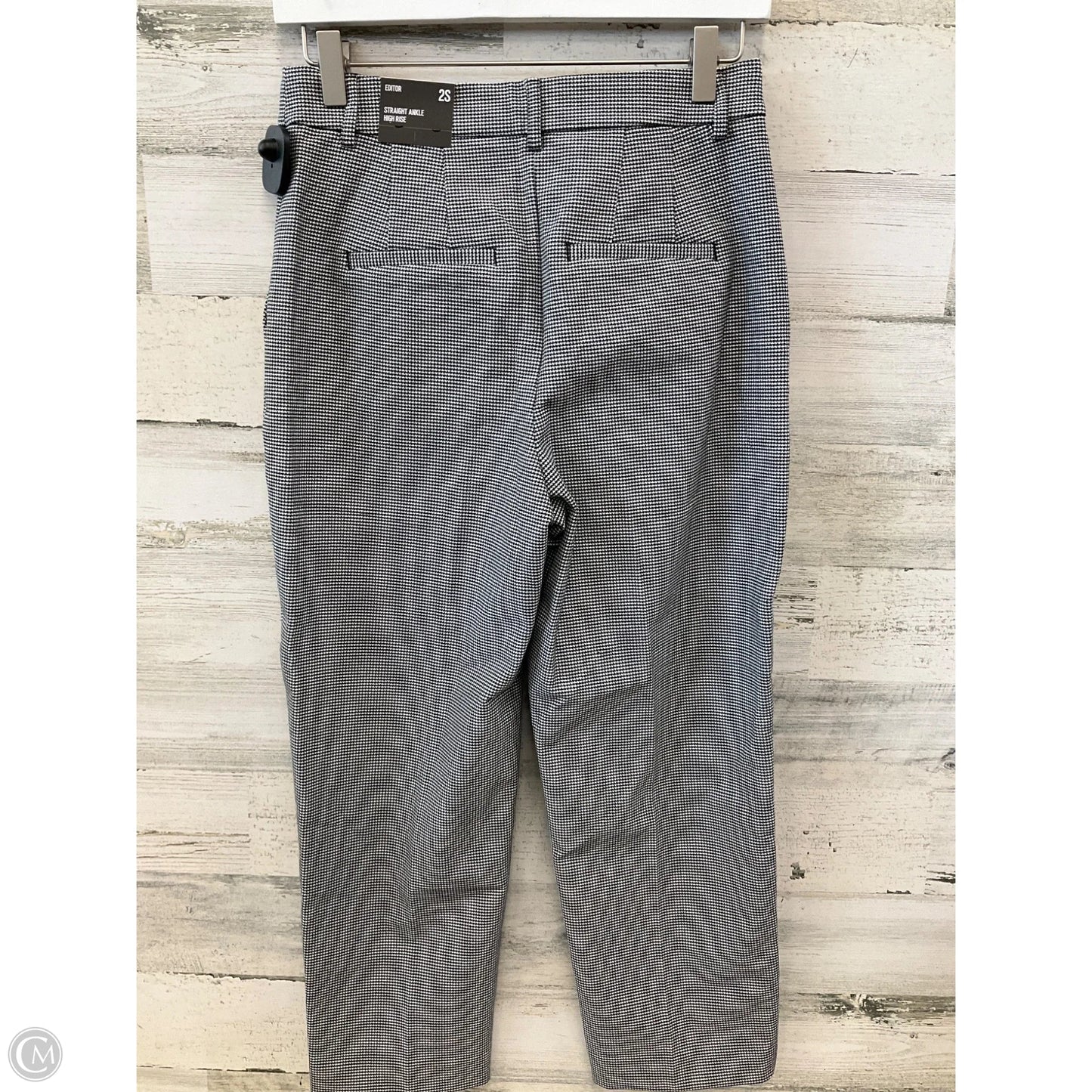 Pants Cropped By Express In Black & White, Size: 2