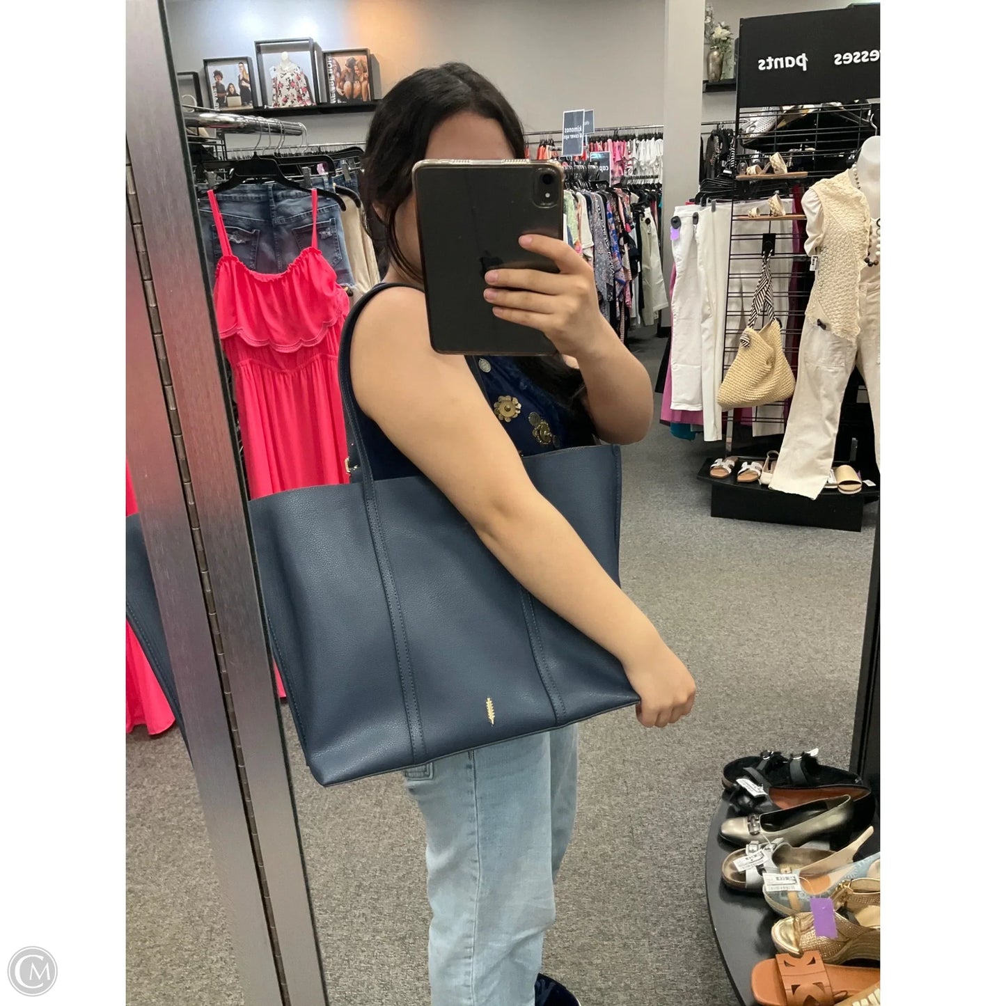 Tote By Clothes Mentor, Size: Large