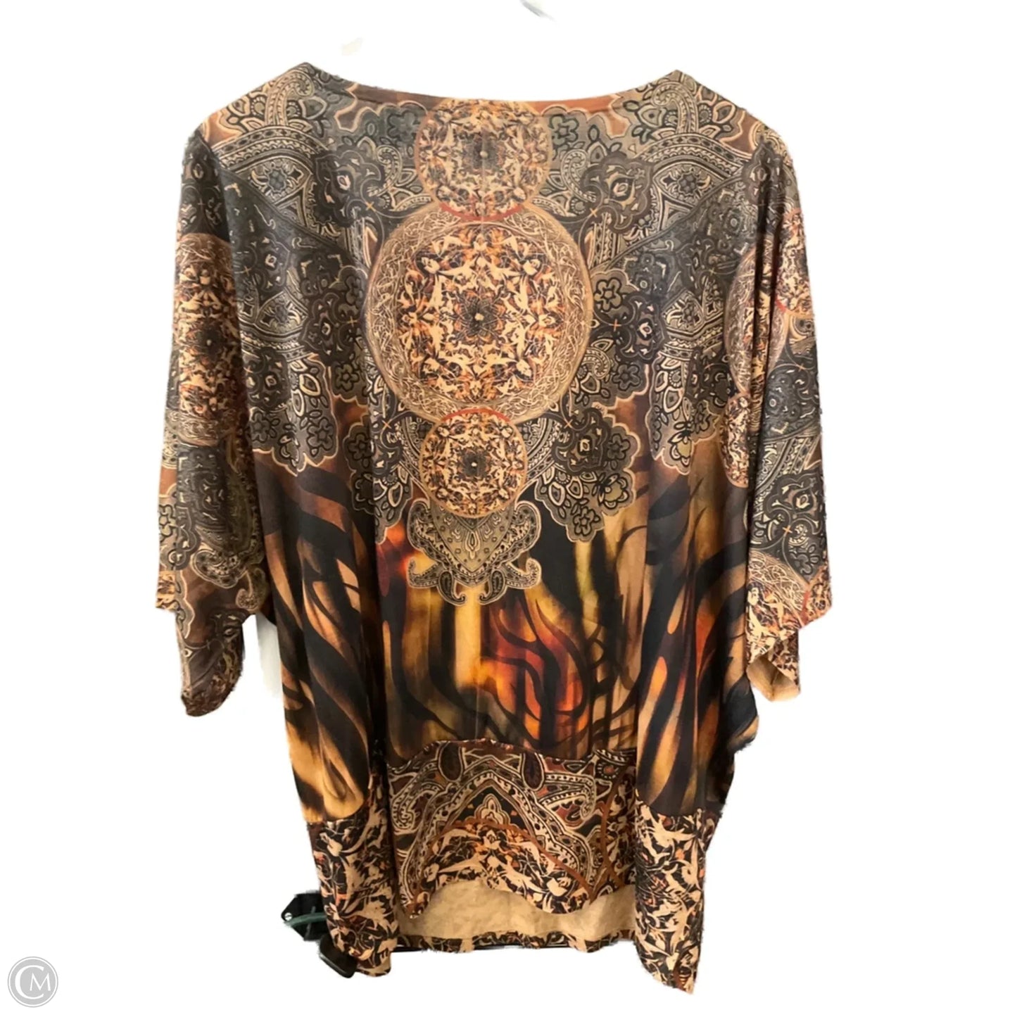 Top Short Sleeve By Essentials In Brown, Size: 2x