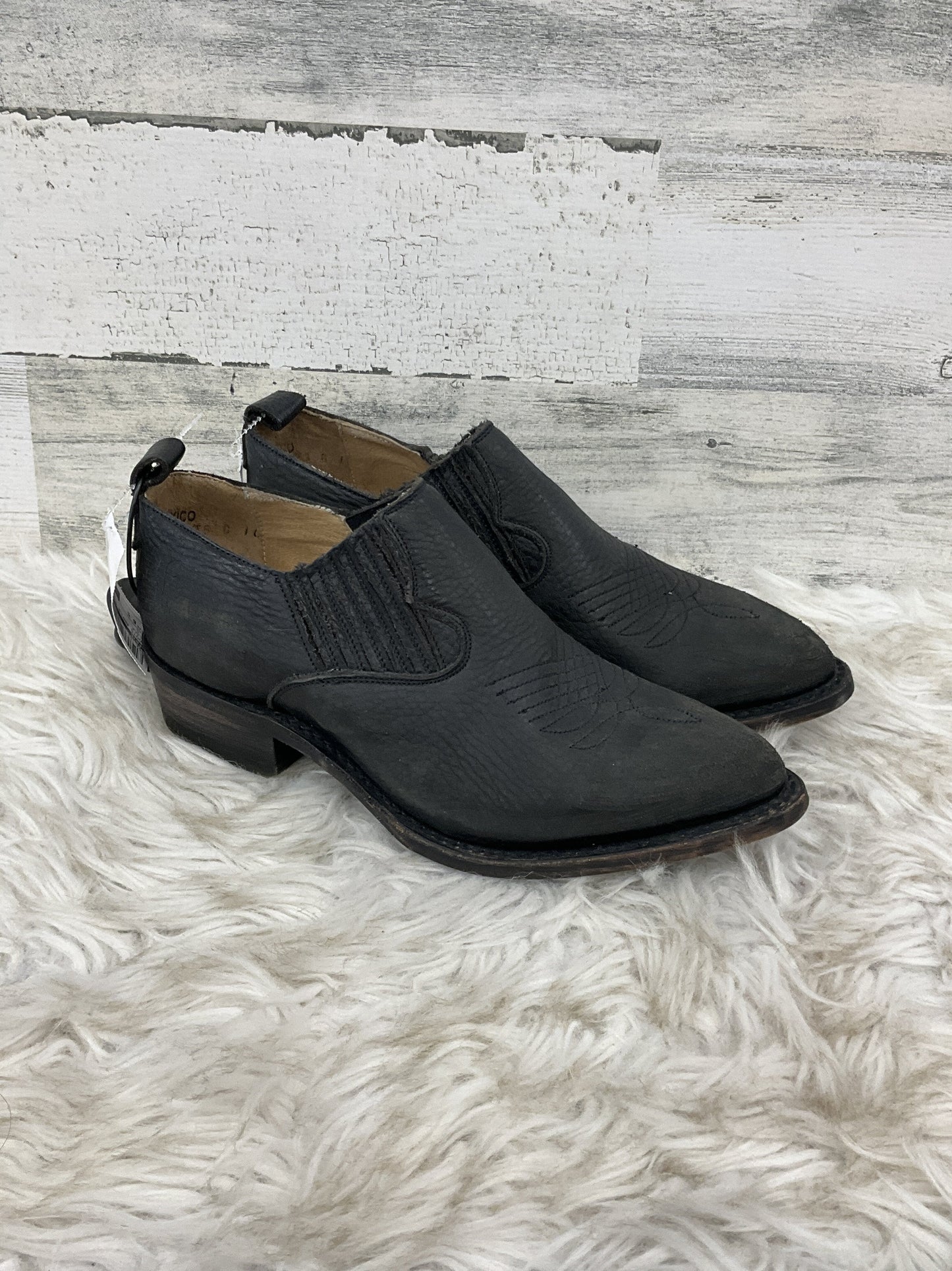 Boots Ankle Flats By Frye Size: 6.5