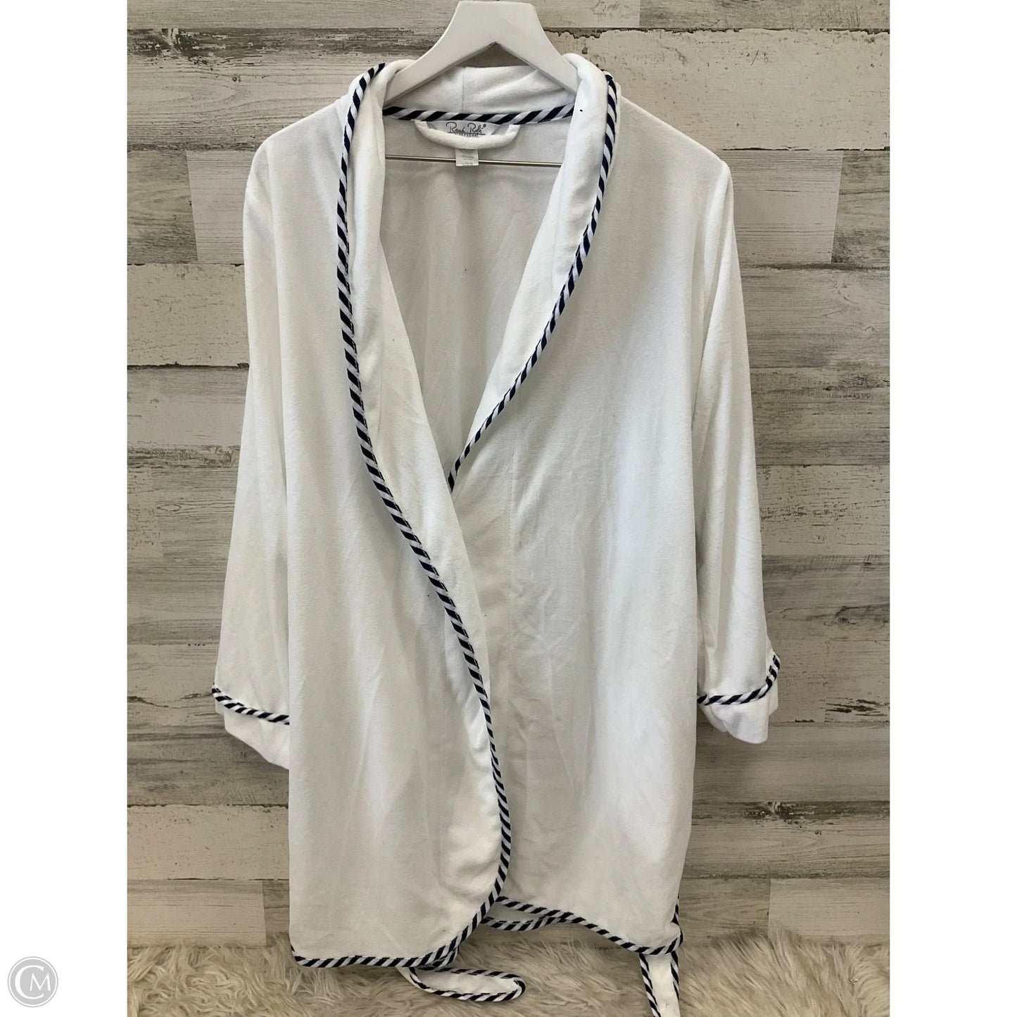 Swimwear Cover-up By Clothes Mentor In White, Size: L