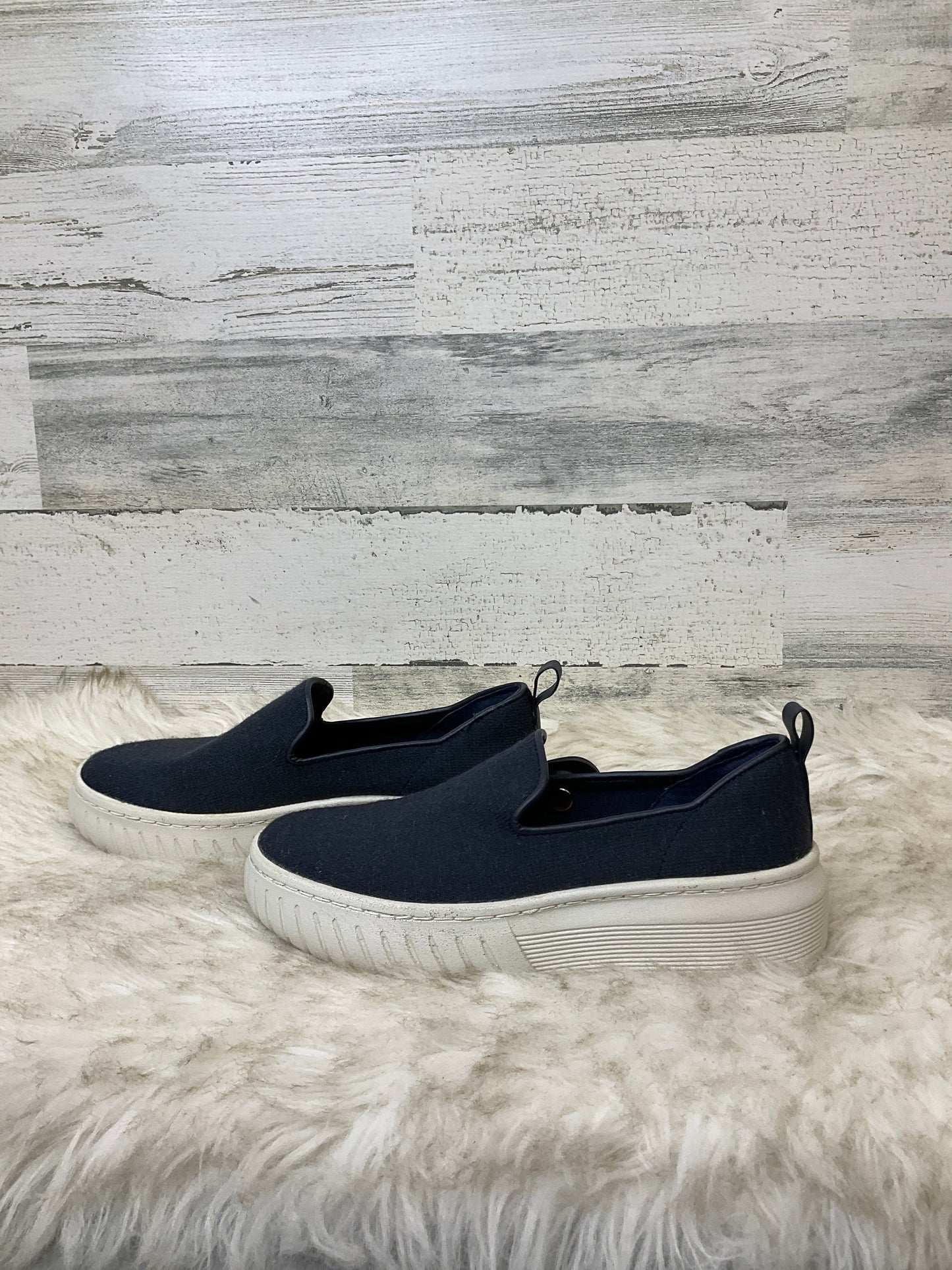 Shoes Sneakers By Sofft Size: 6.5