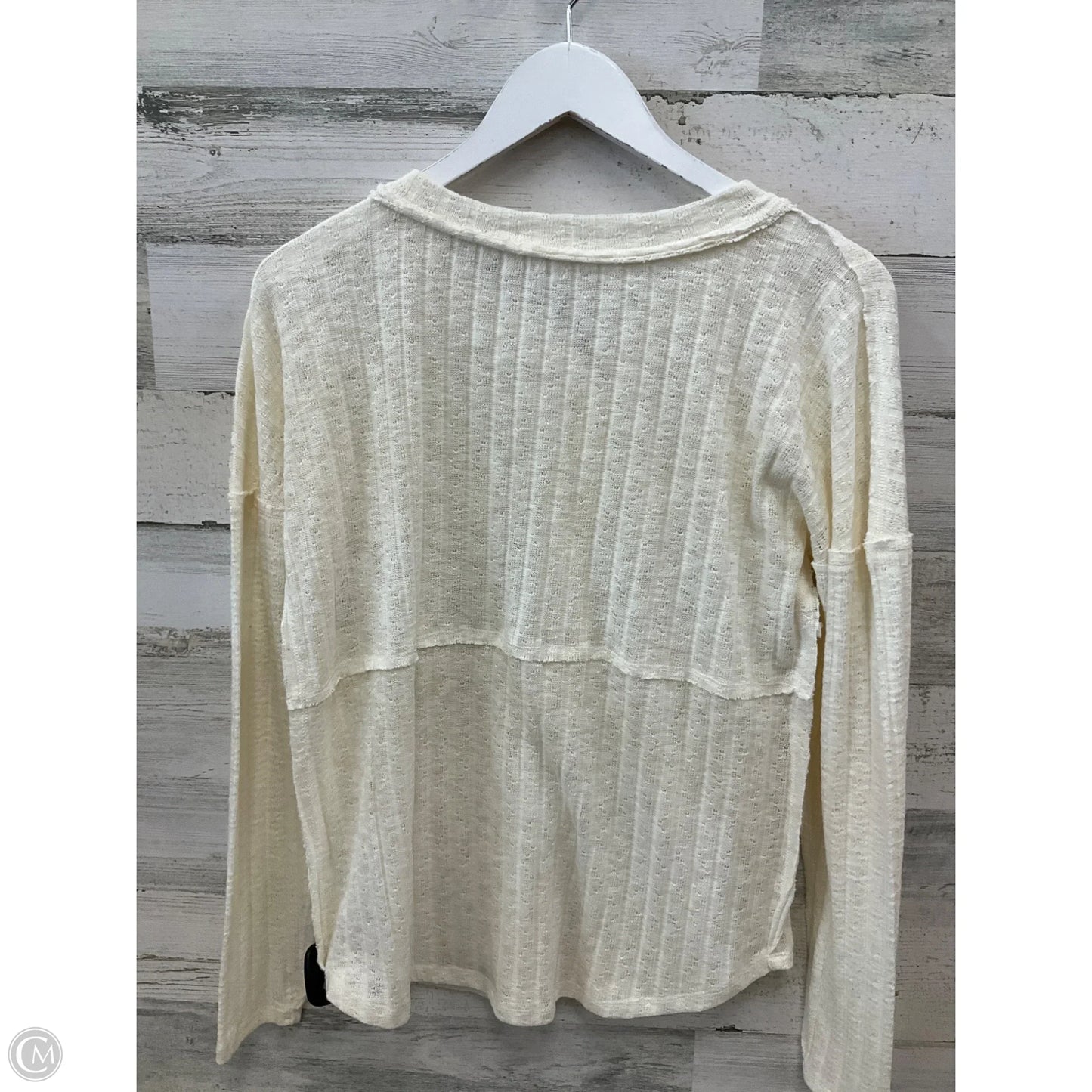 Top Long Sleeve By Maurices In Cream, Size: M