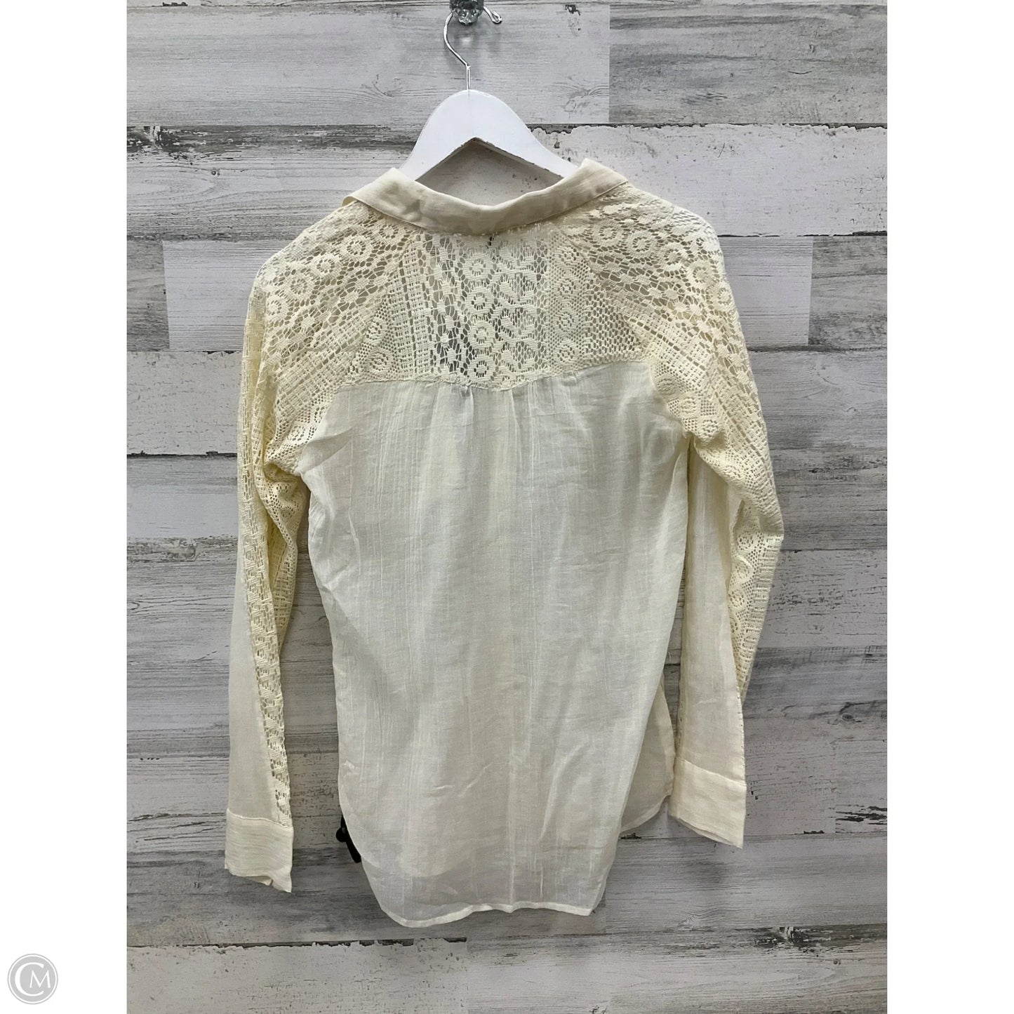 Top Long Sleeve By Clothes Mentor In Cream, Size: S