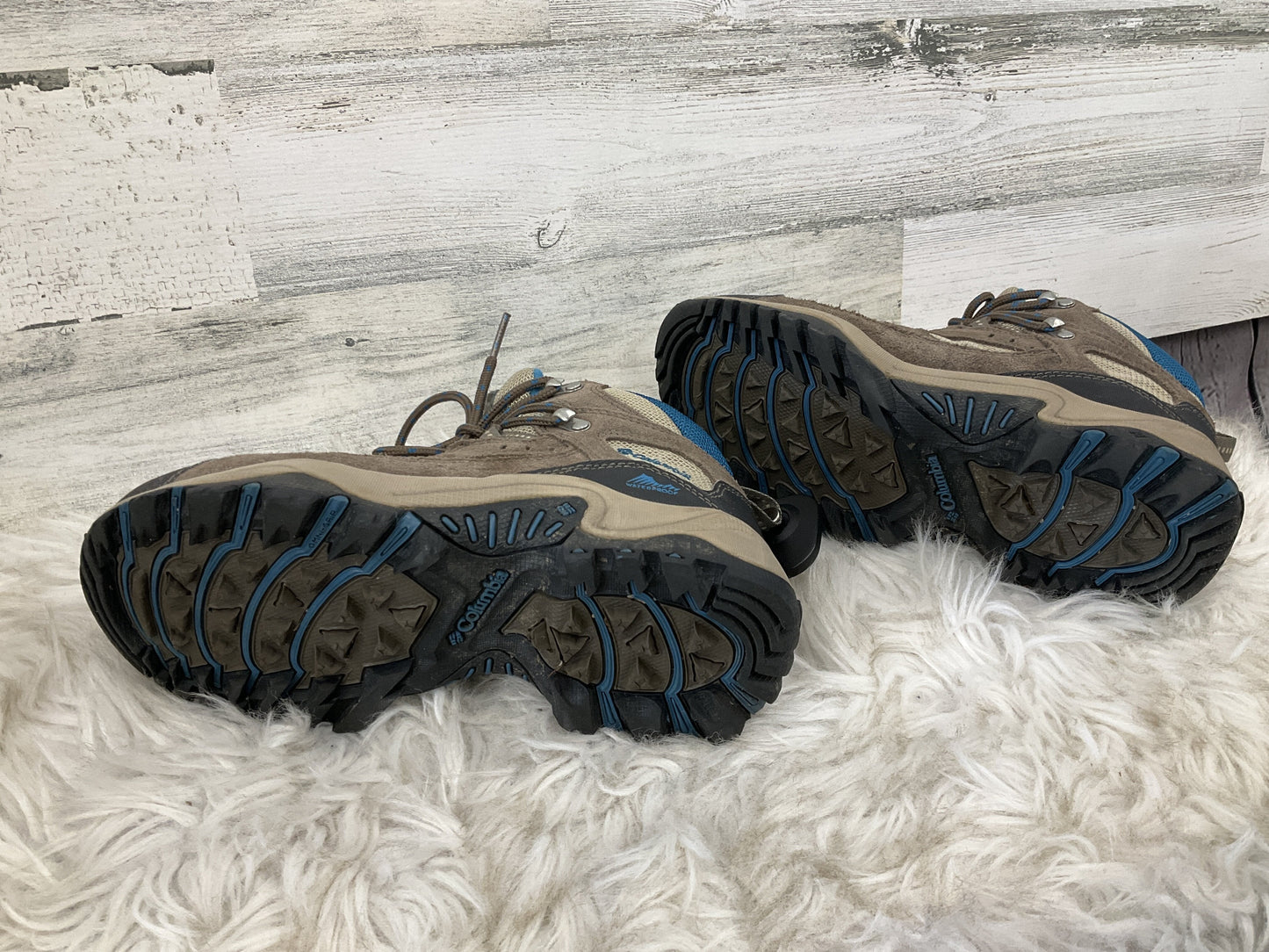 Boots Hiking By Columbia Size: 6.5