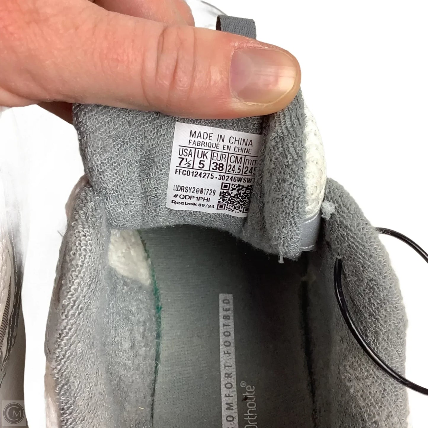 Shoes Athletic By Reebok In White, Size: 7.5