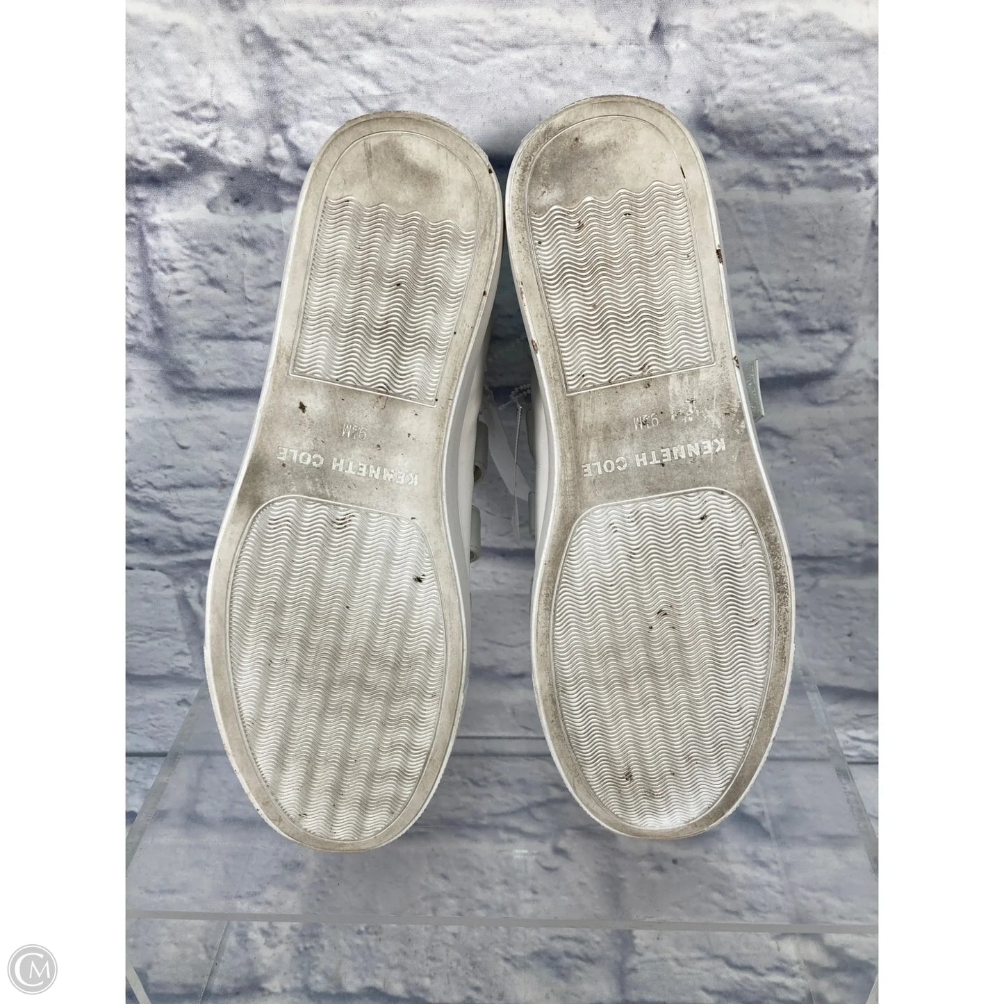 Shoes Sneakers By Kenneth Cole In White, Size: 9.5