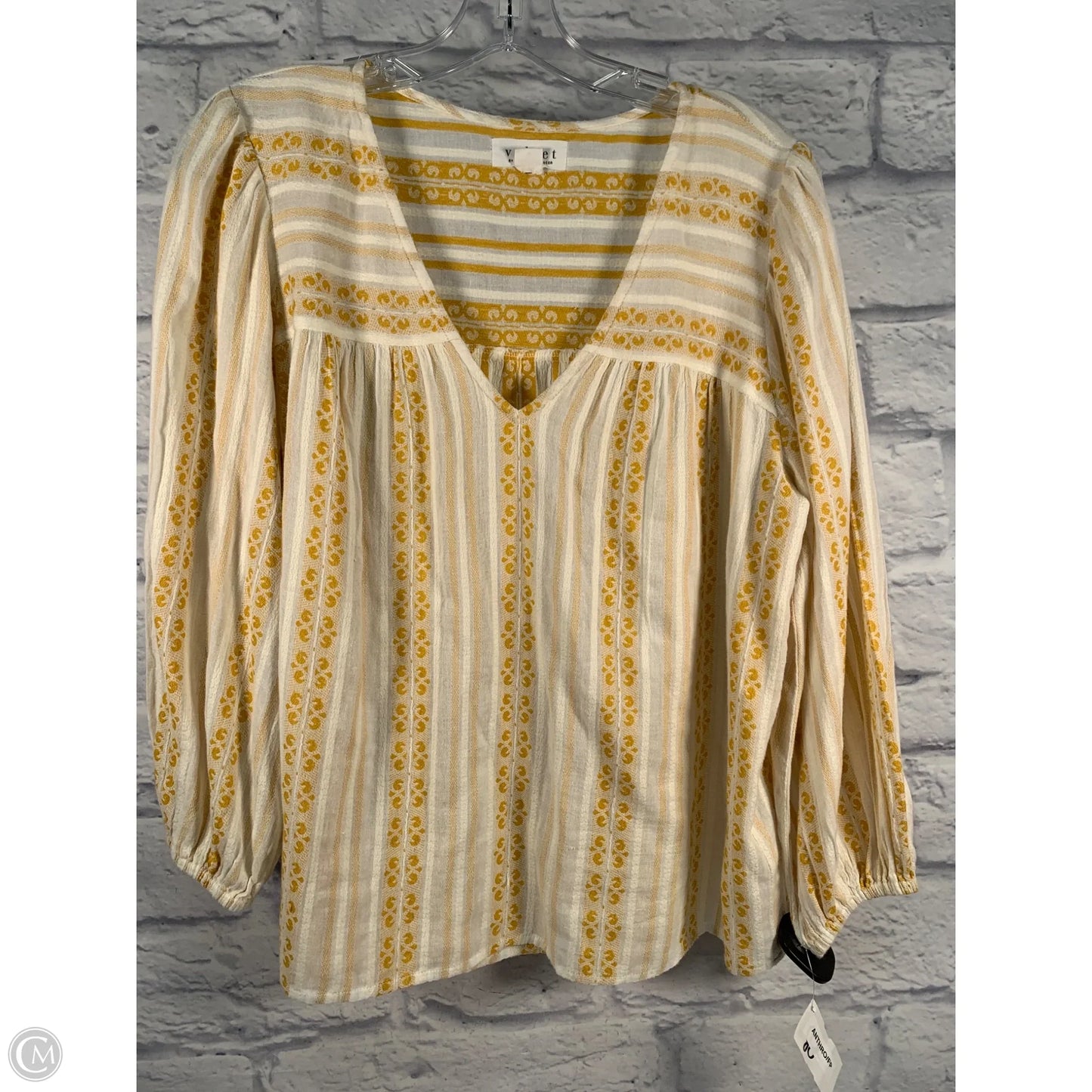 Top Long Sleeve By Velvet By Graham & Spencer In White & Yellow, Size: M