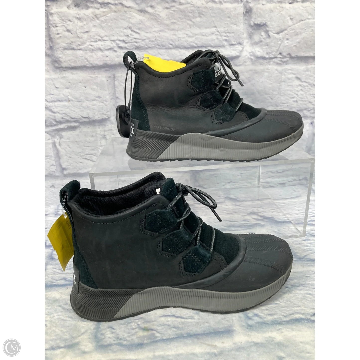 Shoes Sneakers By Sorel In Black & Grey, Size: 7