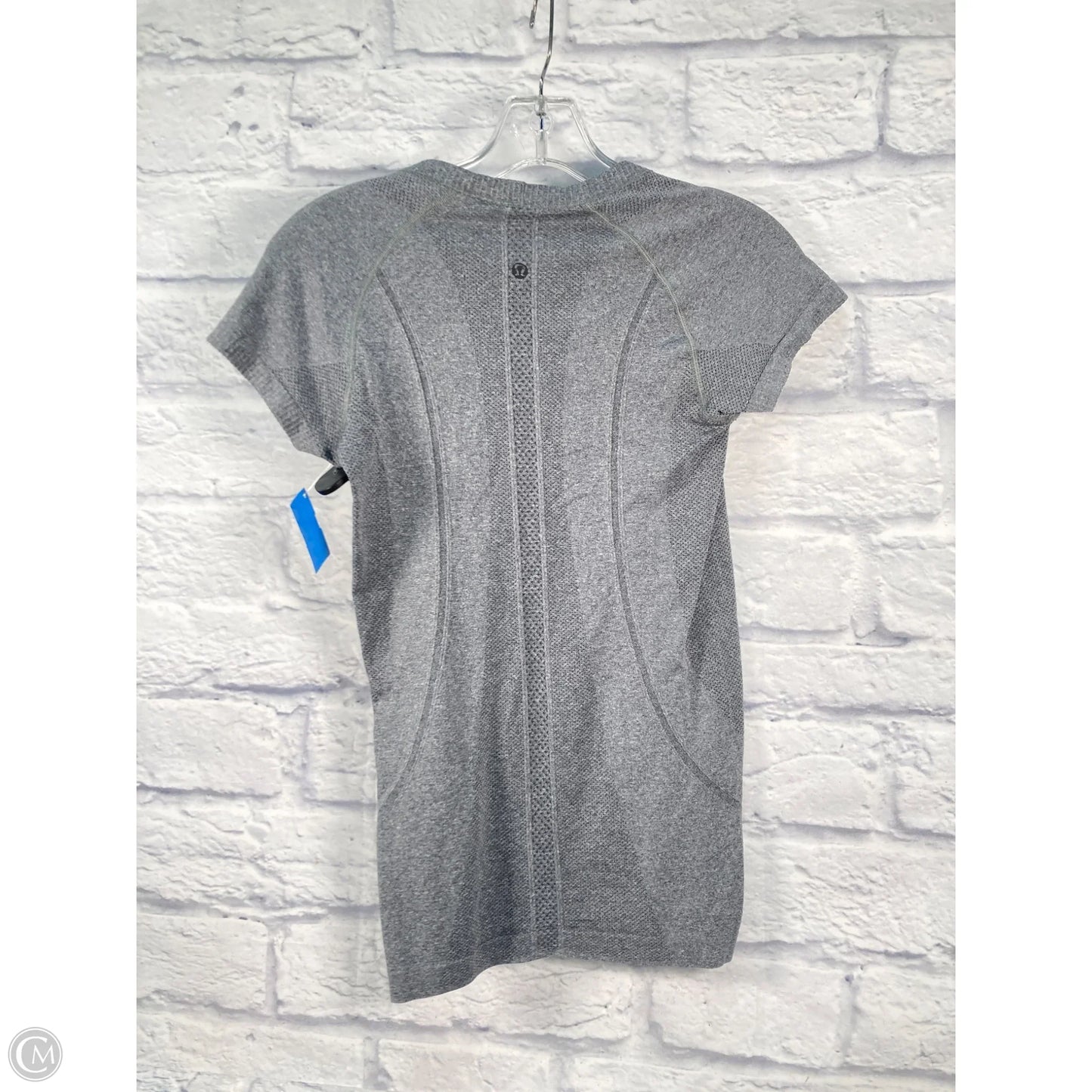 Athletic Top Short Sleeve By Lululemon In Grey, Size: S