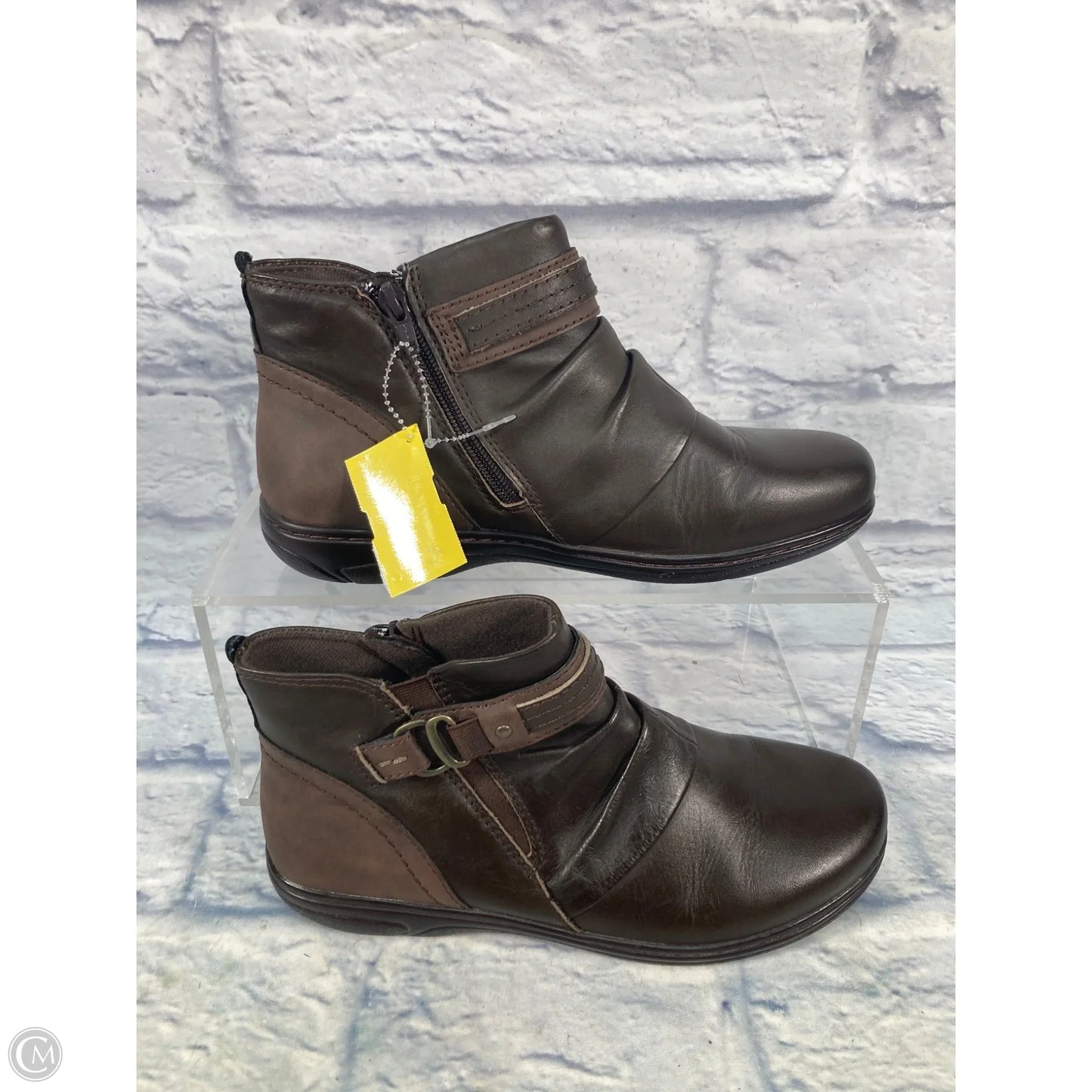 Boots Ankle Flats By Earth Origins In Brown, Size: 9