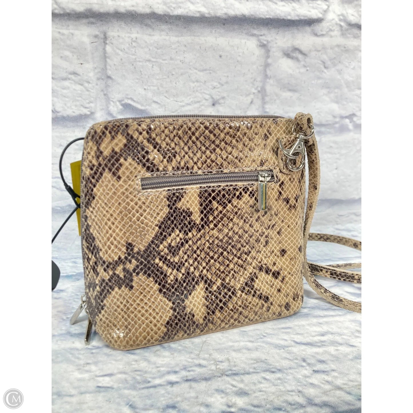 Crossbody Leather By Clothes Mentor, Size: Medium
