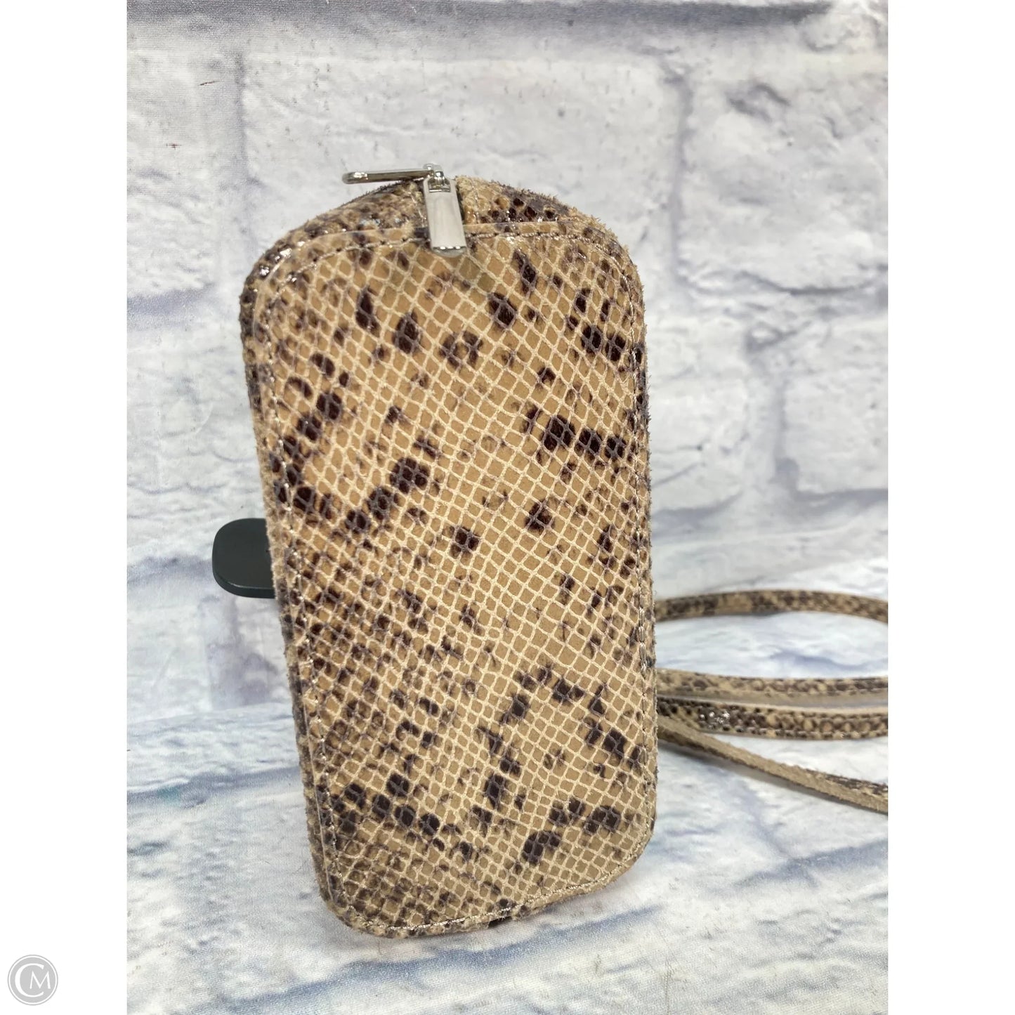 Crossbody Leather By Clothes Mentor, Size: Medium