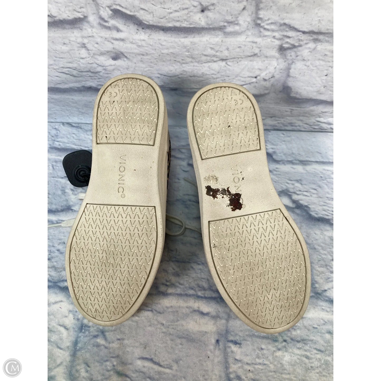 Shoes Sneakers By Vionic In Animal Print, Size: 7