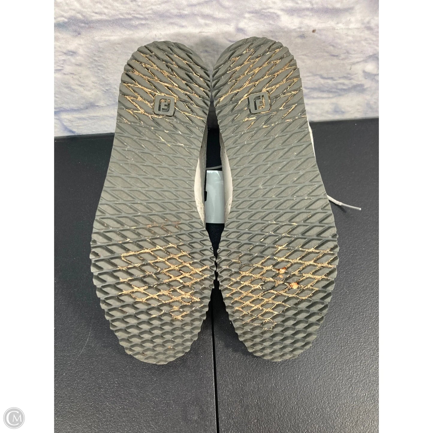Shoes Sneakers By Clothes Mentor In Grey, Size: 6.5