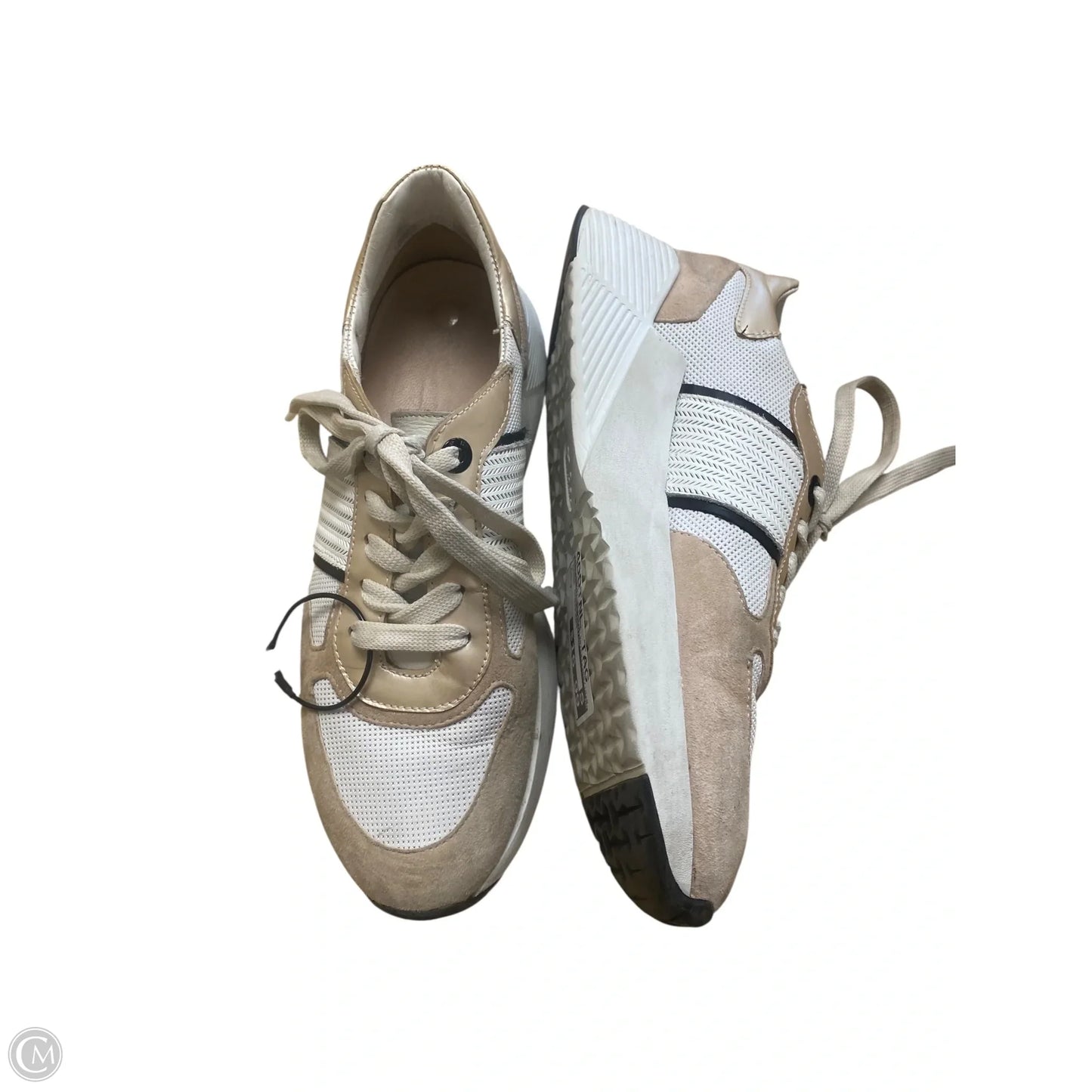 Shoes Sneakers By Clothes Mentor In Cream, Size: 7