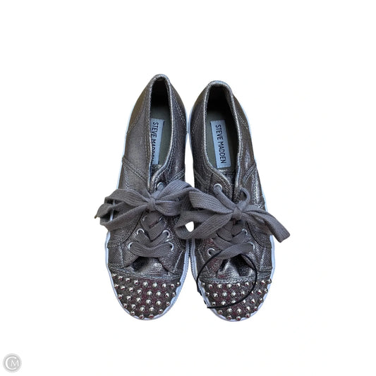 Shoes Sneakers By Steve Madden In Silver, Size: 6