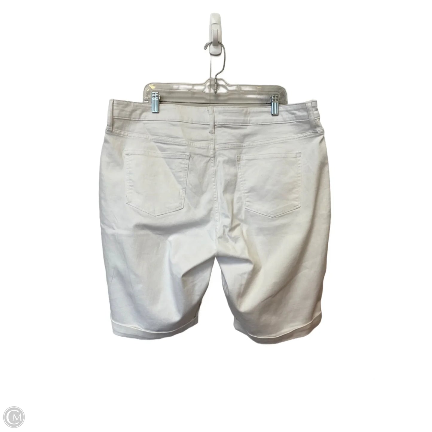 Shorts By St Johns Bay In White, Size: 22