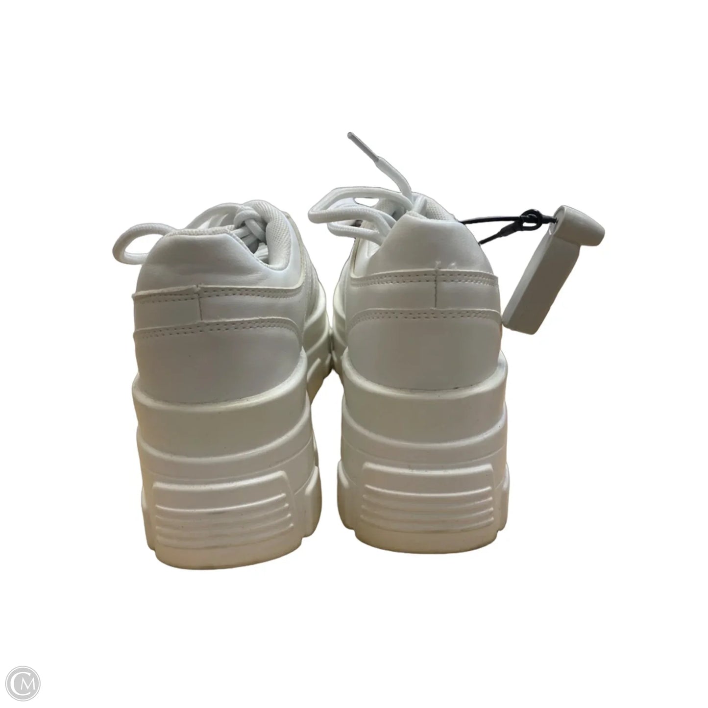 Shoes Sneakers By Clothes Mentor In White, Size: 6