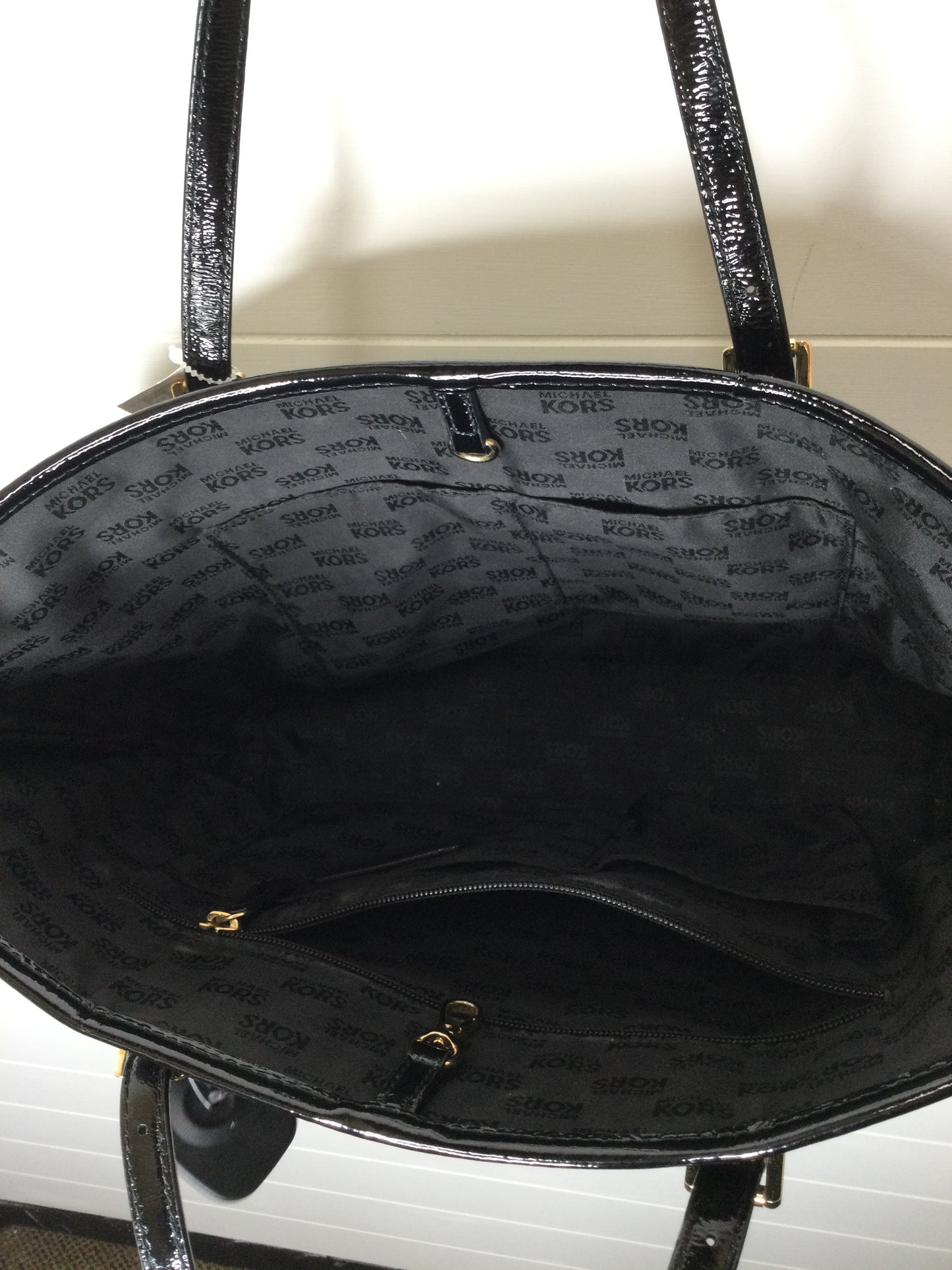 Handbag Designer By Michael By Michael Kors Size: Medium