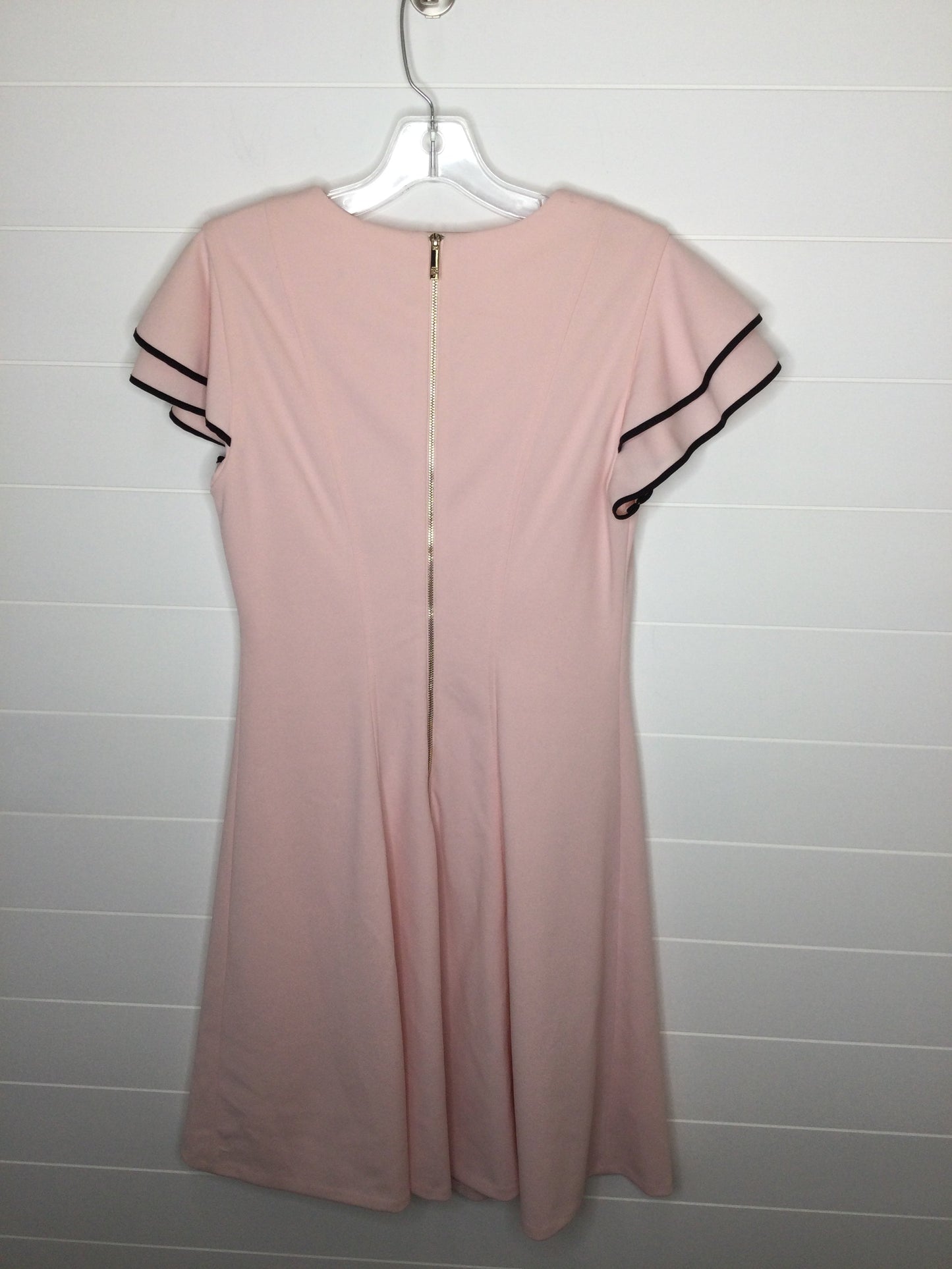 Dress Casual Short By Tommy Hilfiger Size: 8