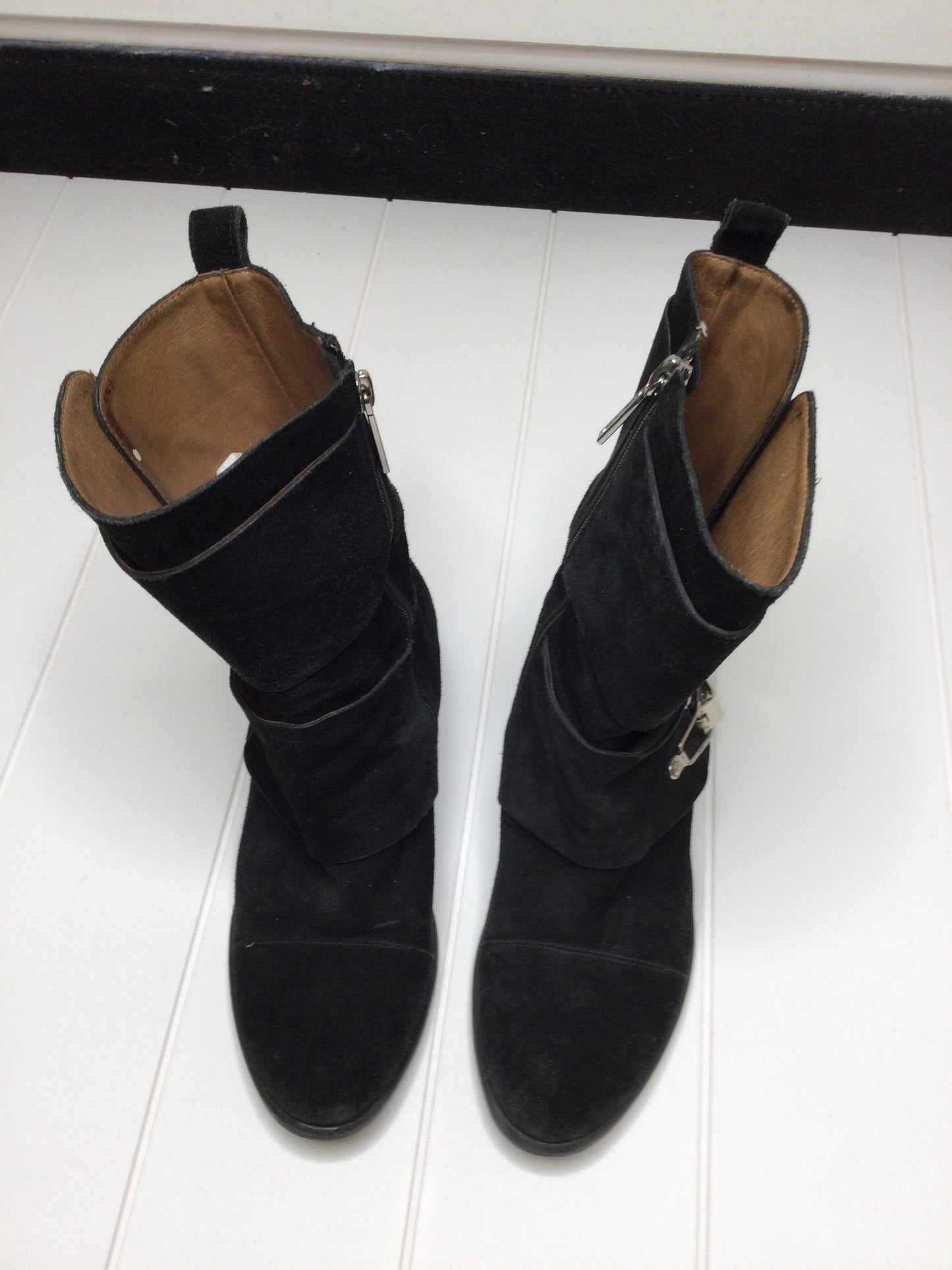 Boots Ankle Flats By Donald Pliner Size: 6