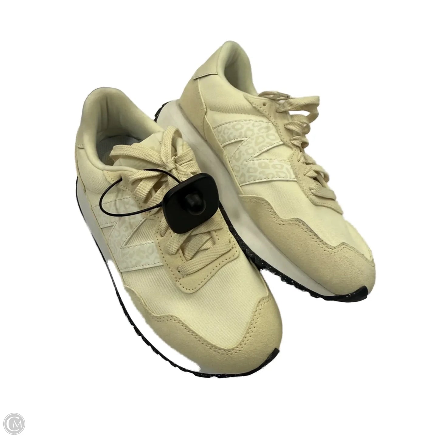 Shoes Athletic By New Balance In Cream, Size: 8