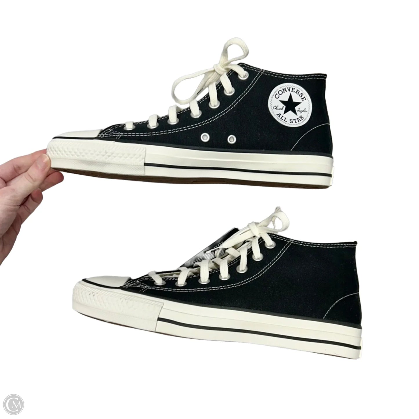 Shoes Sneakers By Converse In Black & White, Size: 10.5