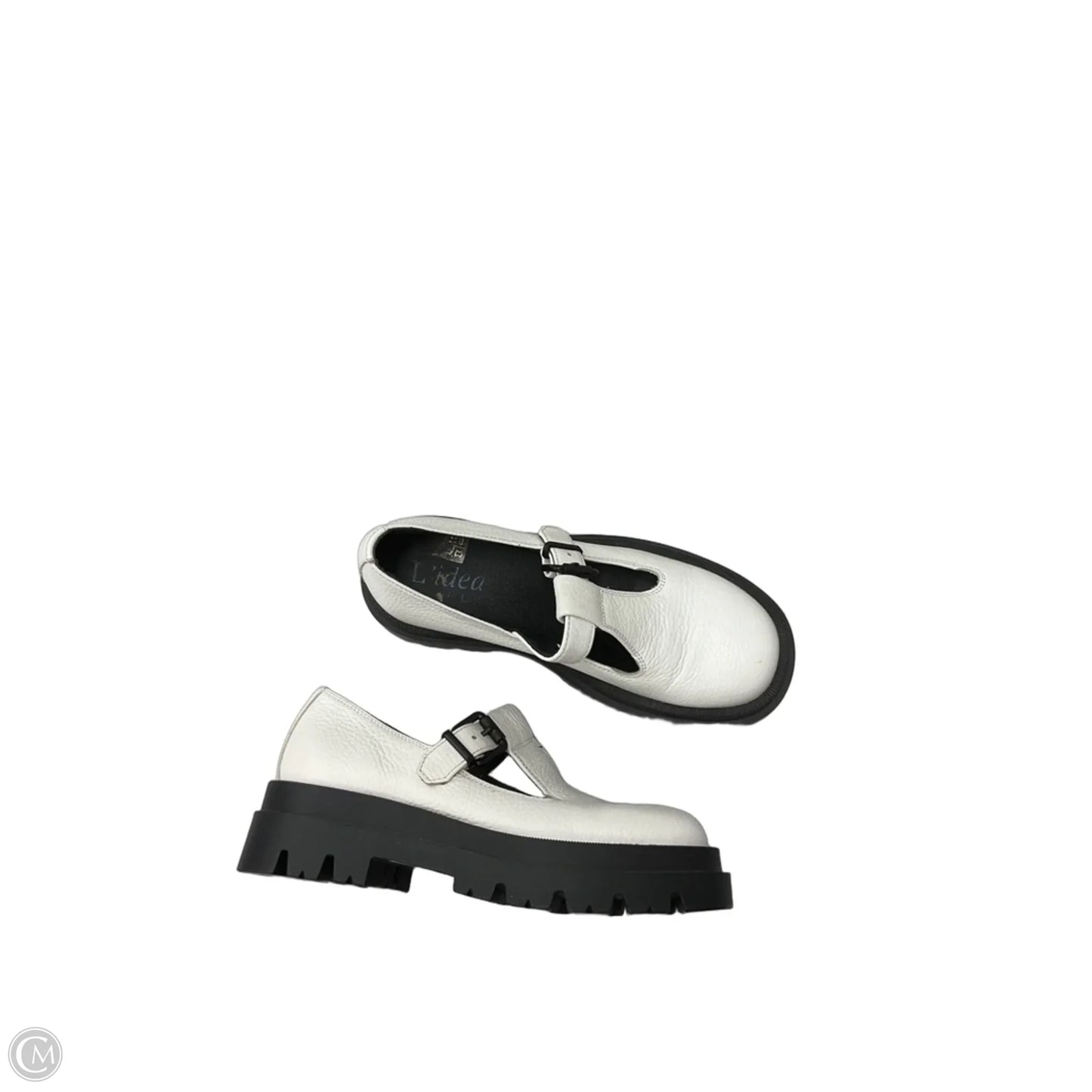 Shoes Flats By Clothes Mentor In White, Size: 6.5