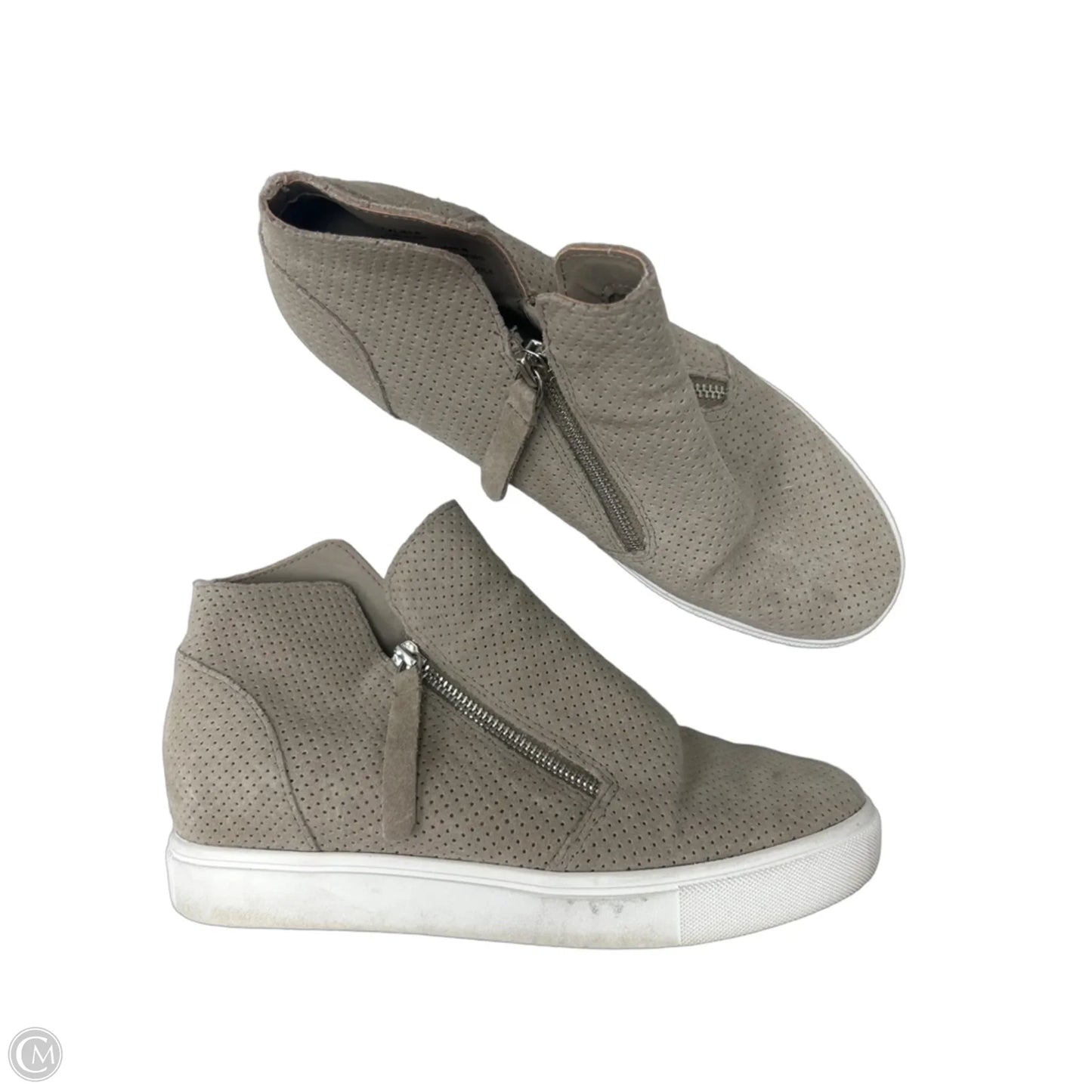 Shoes Sneakers By Steve Madden In Tan, Size: 9