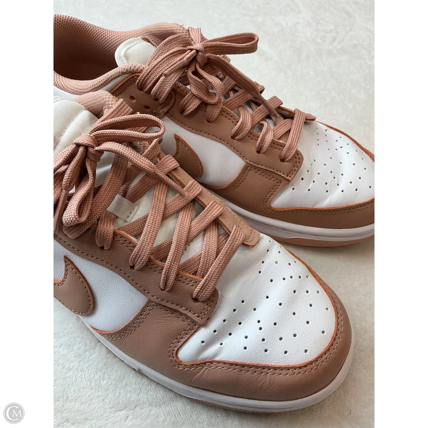 Shoes Sneakers By Nike In Pink & White, Size: 10.5