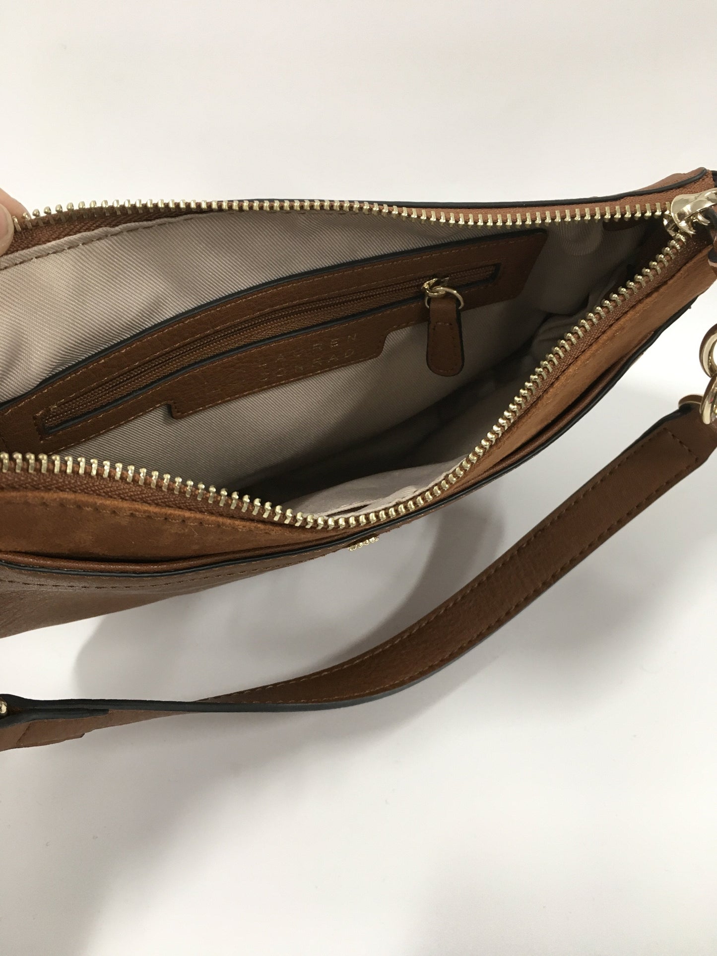 Handbag By Clothes Mentor Size: Medium