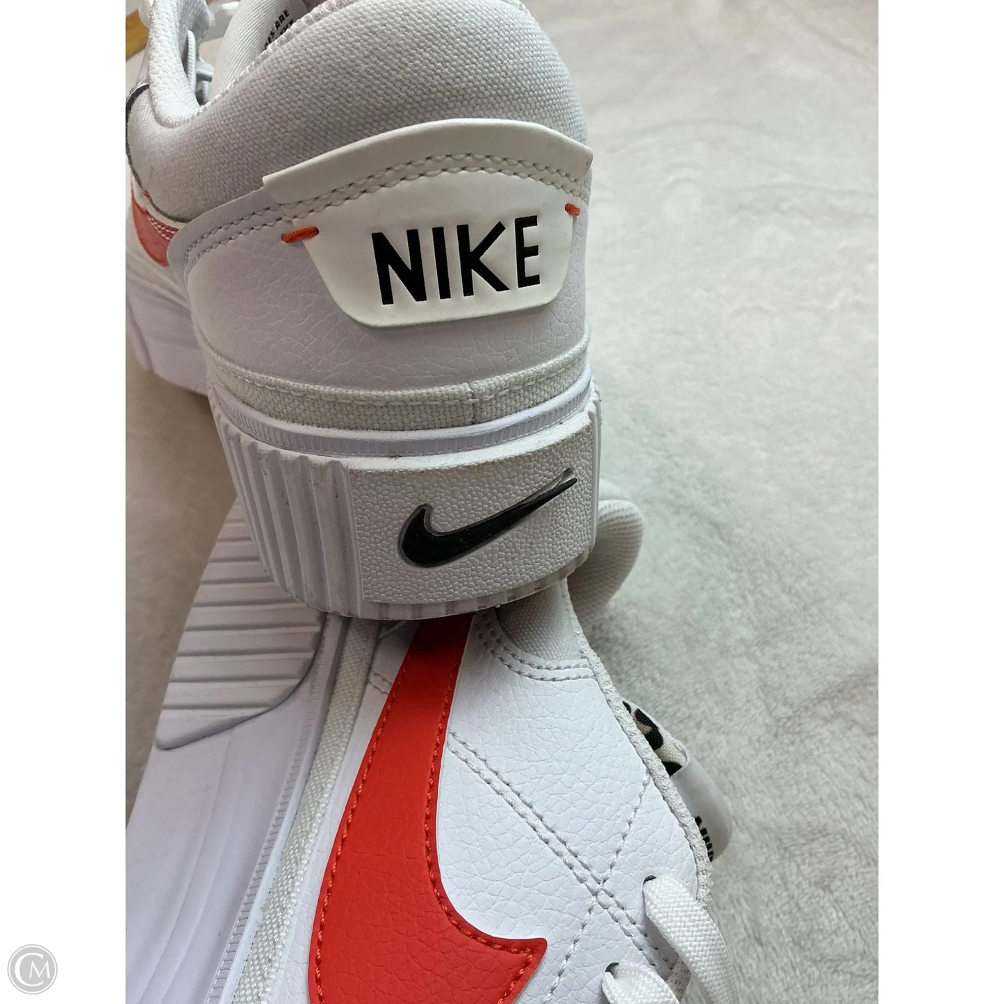 Shoes Sneakers By Nike In White, Size: 8