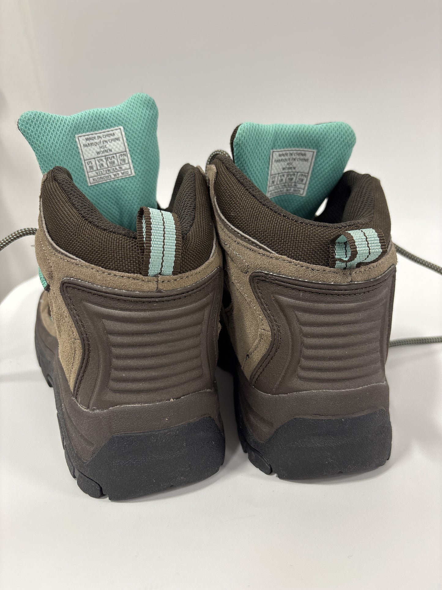 Boots Hiking By Clothes Mentor Size: 8